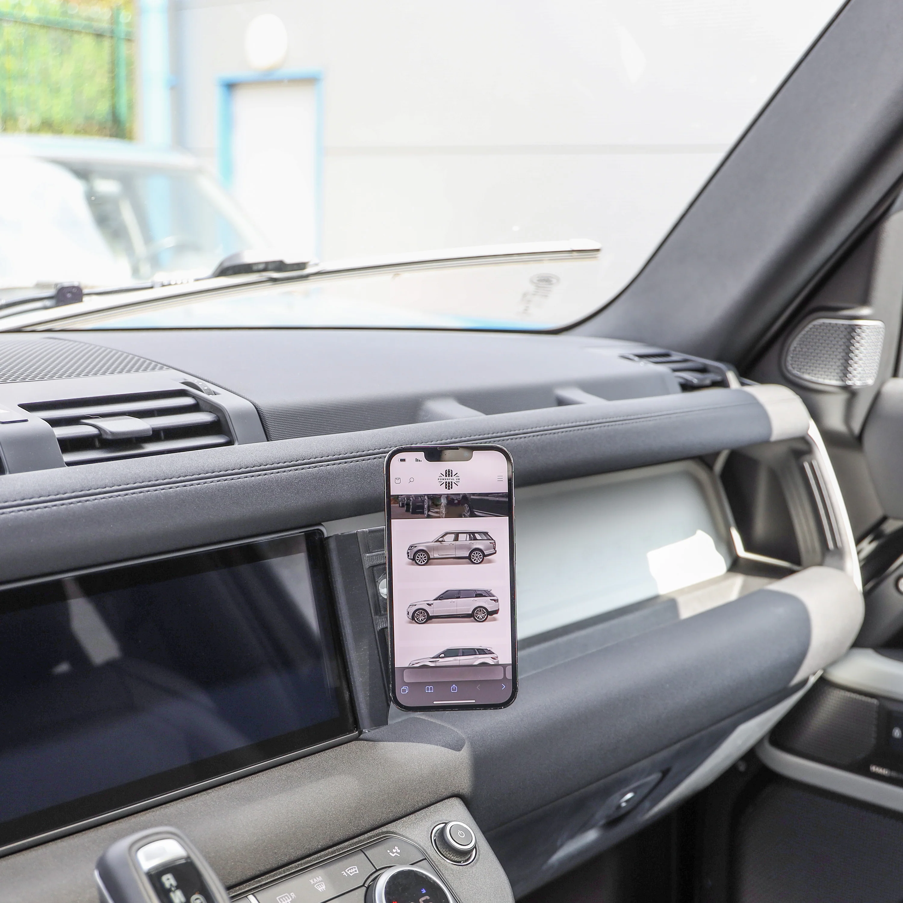 10" Infotainment Screen Phone Mount for Land Rover Defender L663 - LHD - Magsafe Version - Image 5