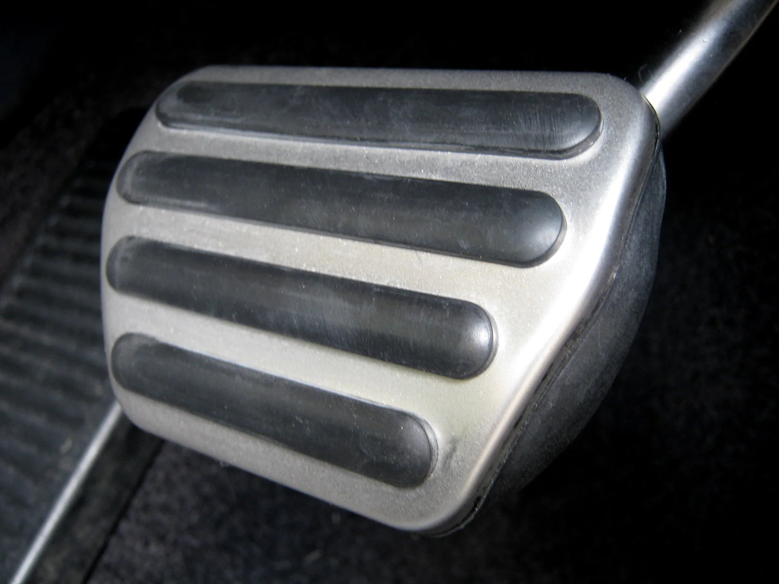 Alloy Brake Pedal Cover for Range Rover L322 - Aftermarket - Image 3