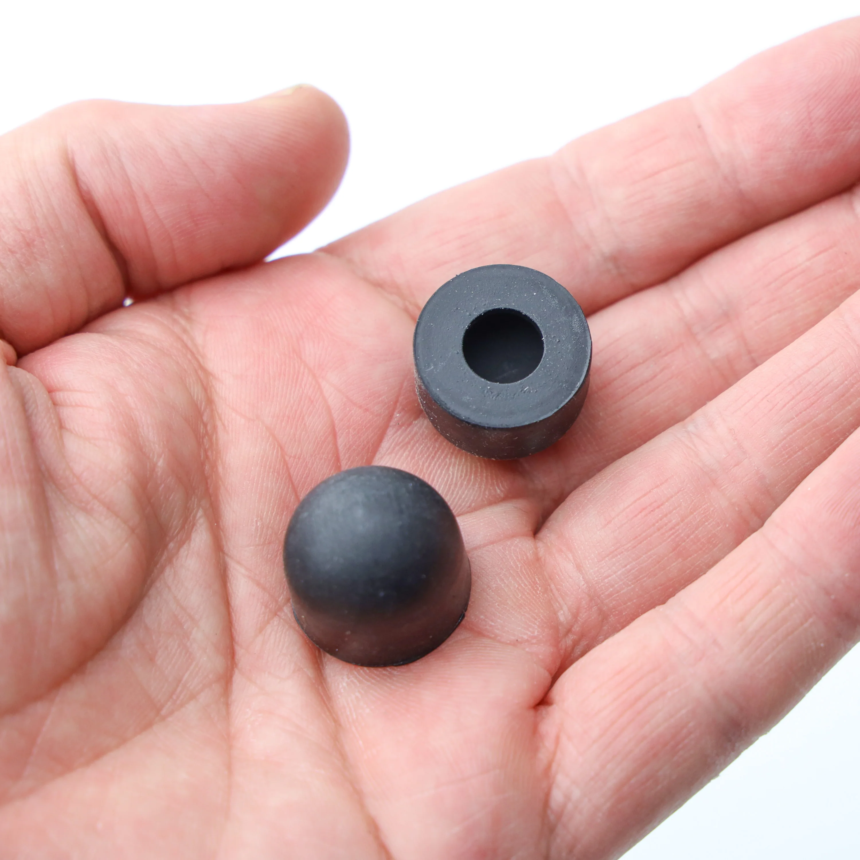2x Rubber Bonnet Bump Stops for Range Rover Classic - Image 4