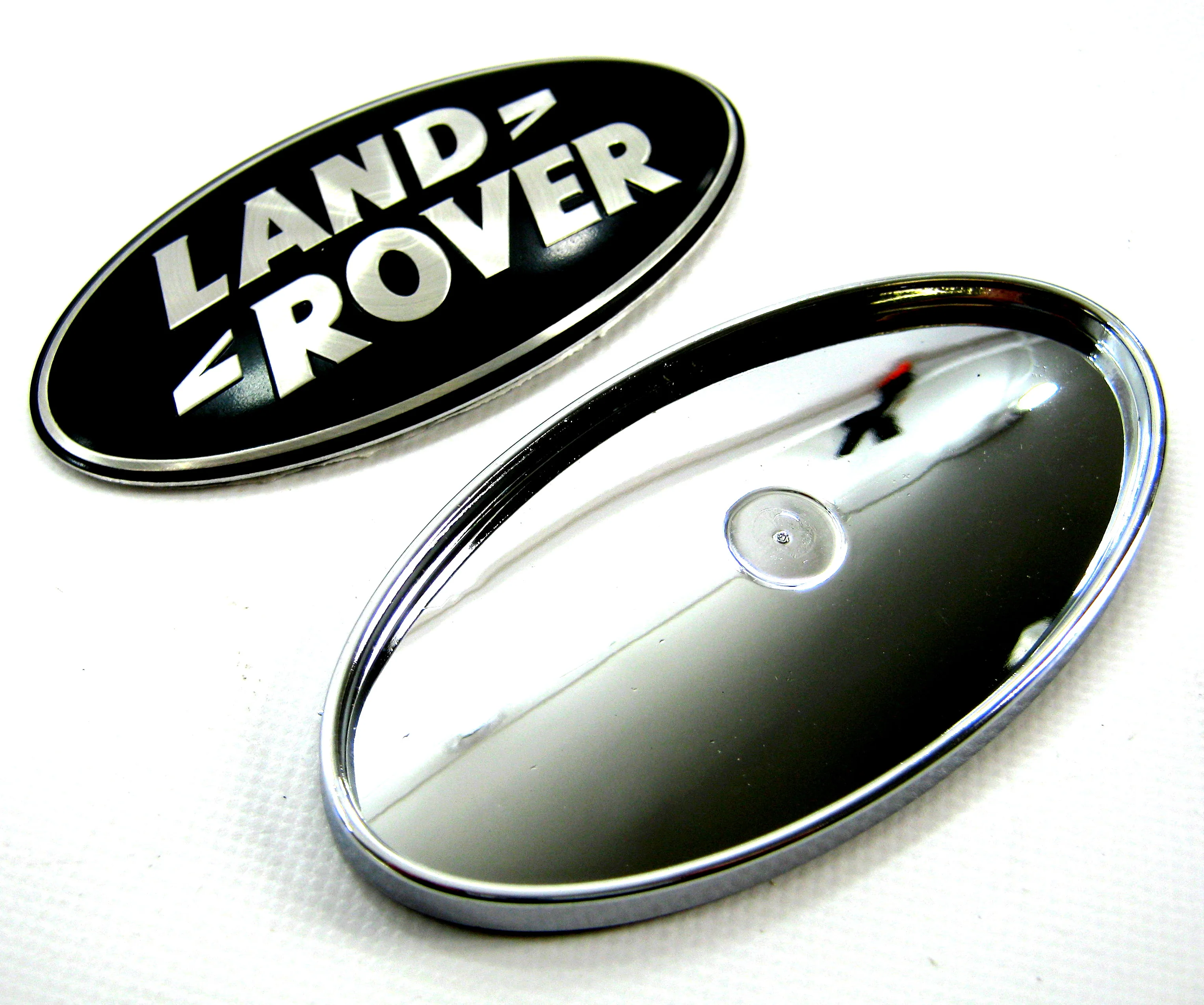 Black & Silver Badge on Chrome Plinth for Range Rover Evoque - Image 8