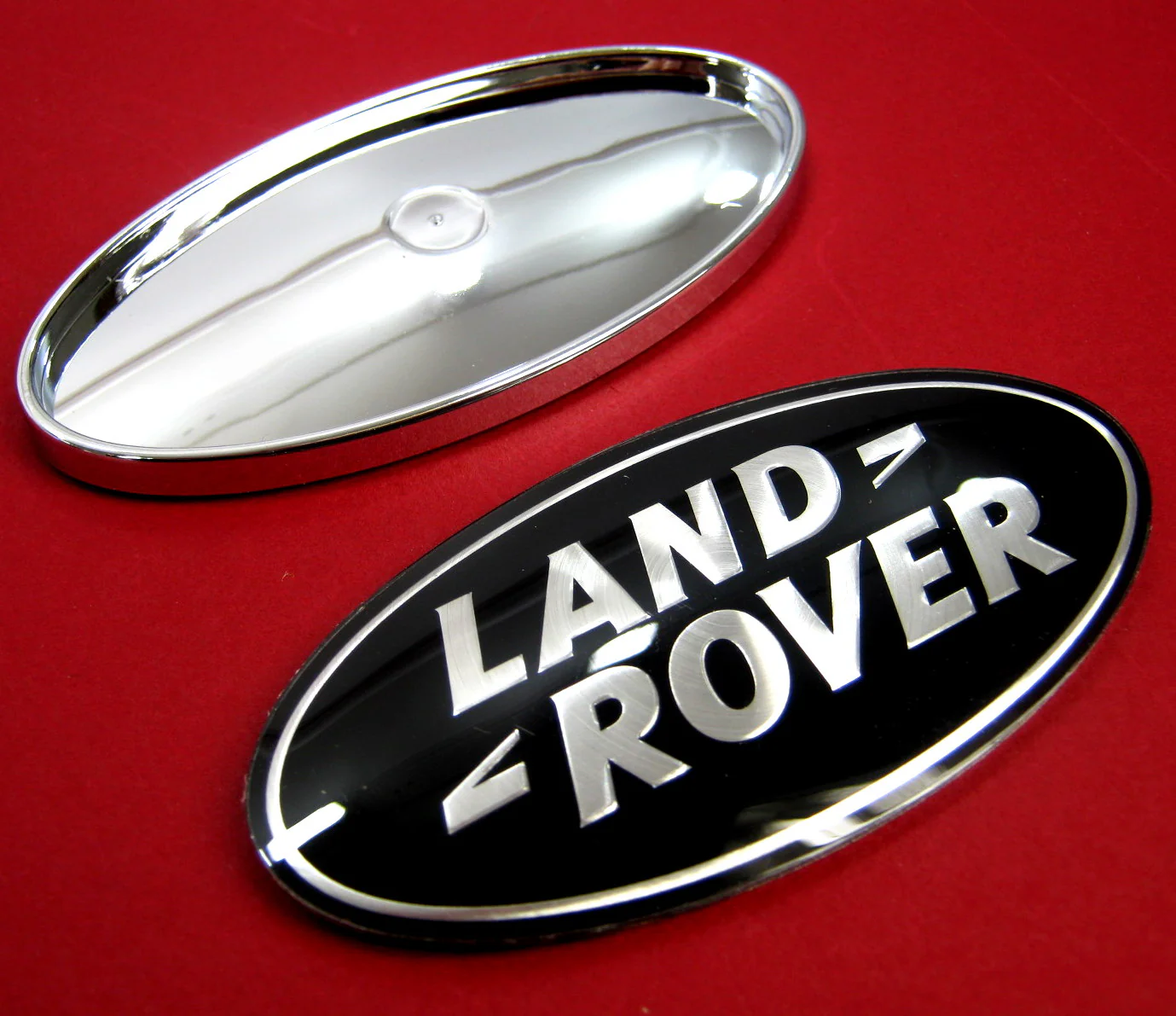 Black & Silver Badge on Chrome Plinth for Range Rover L322 - Image 4