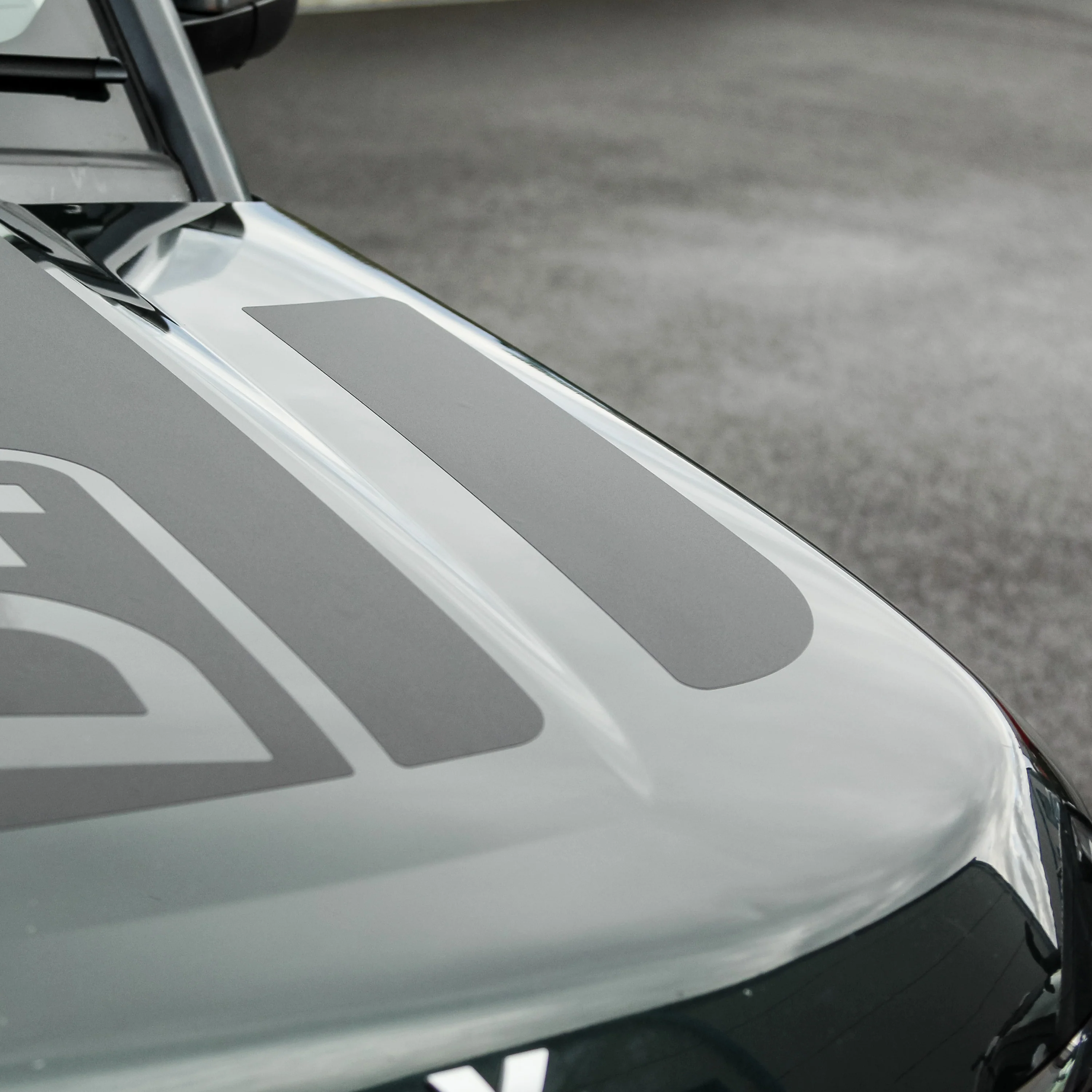 Bonnet Side Panel Decals - Small Type for Land Rover Discovery 3&4 - Image 4