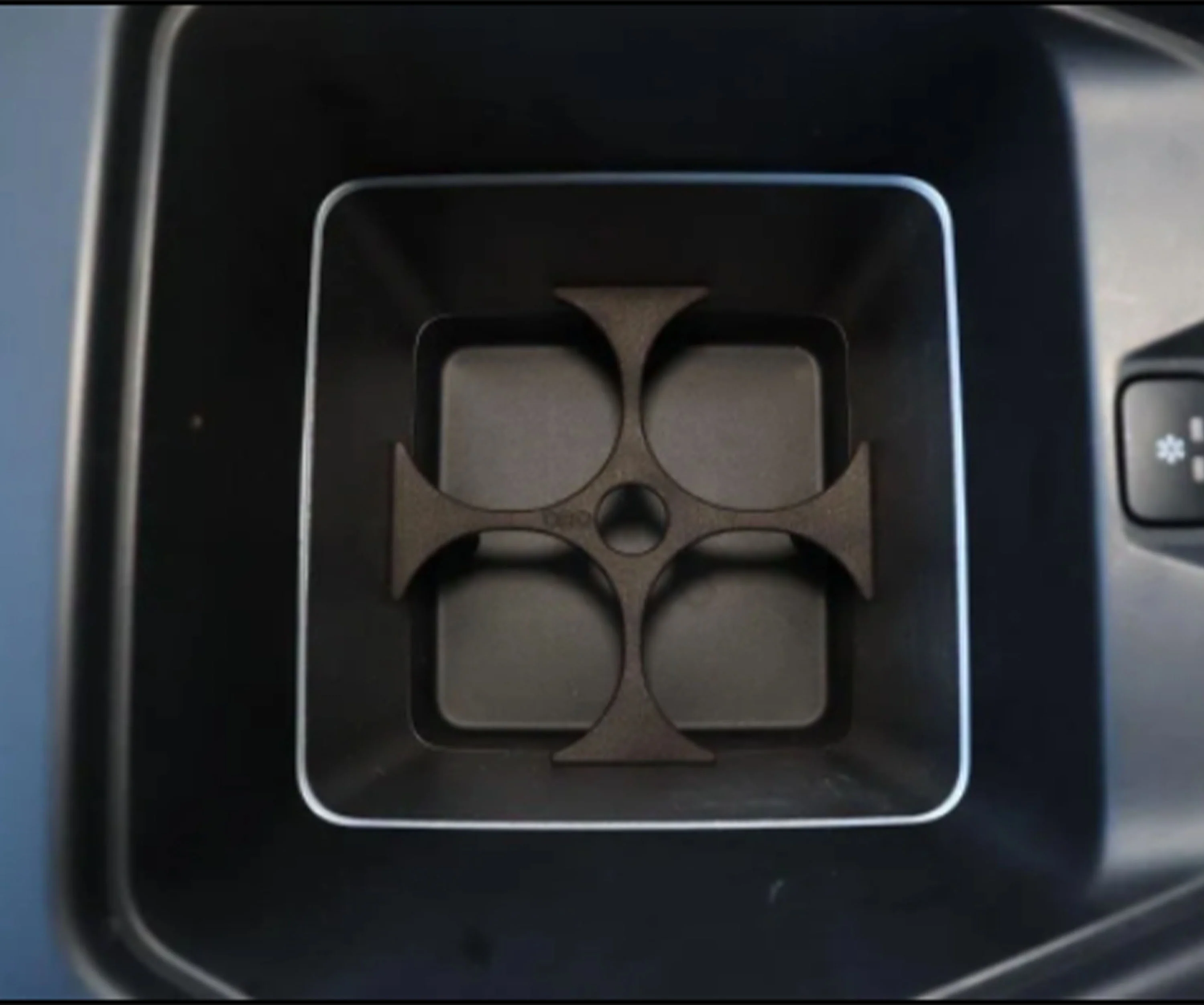 Centre Console Fridge Divider for Land Rover Defender L663 - Image 4