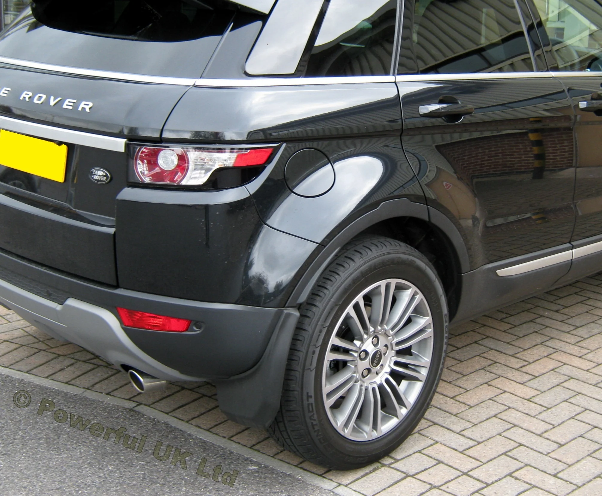 Clearance - Mudflaps (aftermarket) for Rear of Range Rover Evoque Pure/Prestige - Missing fixings and side tabs - Image 6