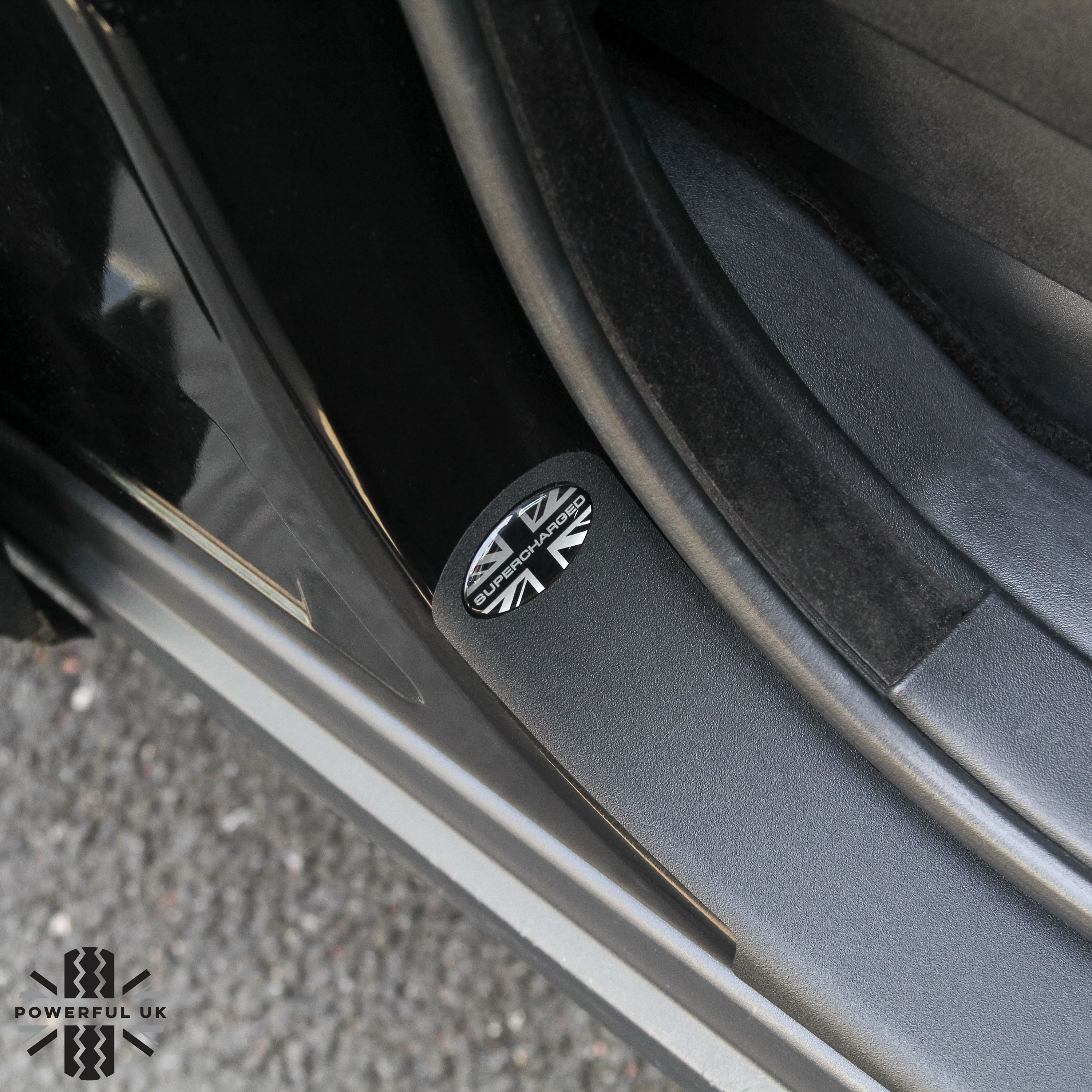 Door Sill Vinyl Cover & Badge Set for Land Rover Discovery 3 & 4 - Image 5