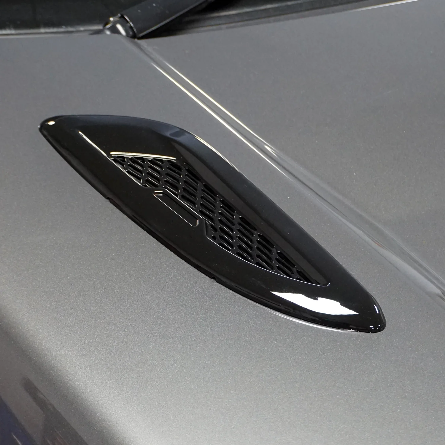 Dummy Bonnet Vents - Black for Land Rover Freelander 2 - Image 6