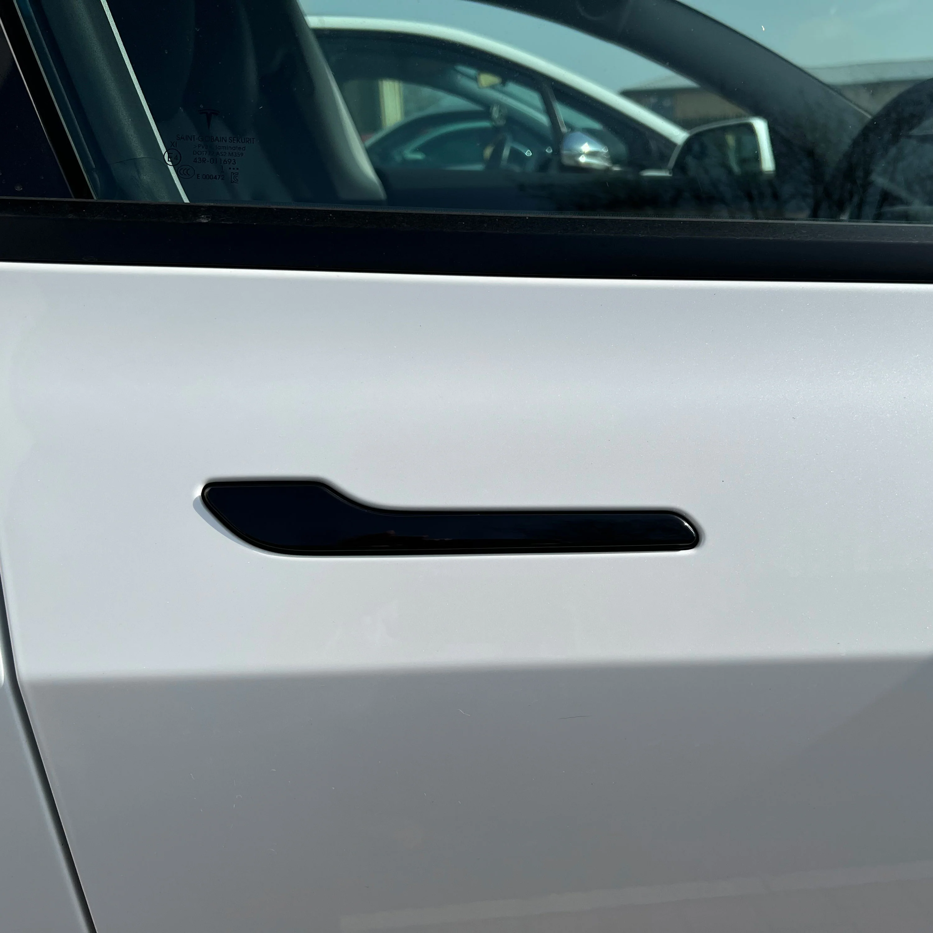 Exterior Door Handle Cover Set (4pc) in Gloss Black for Tesla Model 3 - Image 3