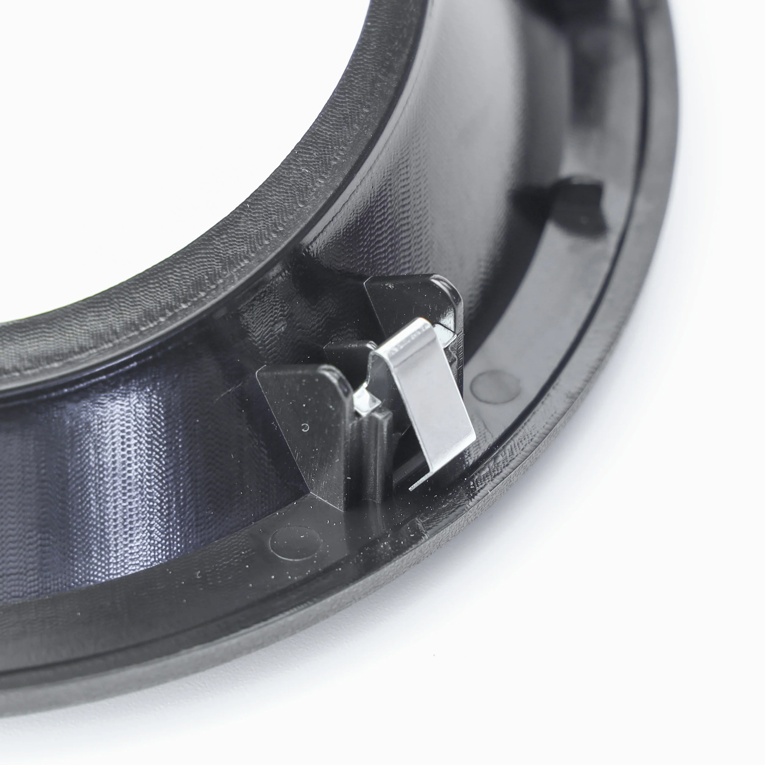 Fog Lamp Bezel in Textured Black for Land Rover Discovery 3 - Right - Image 3