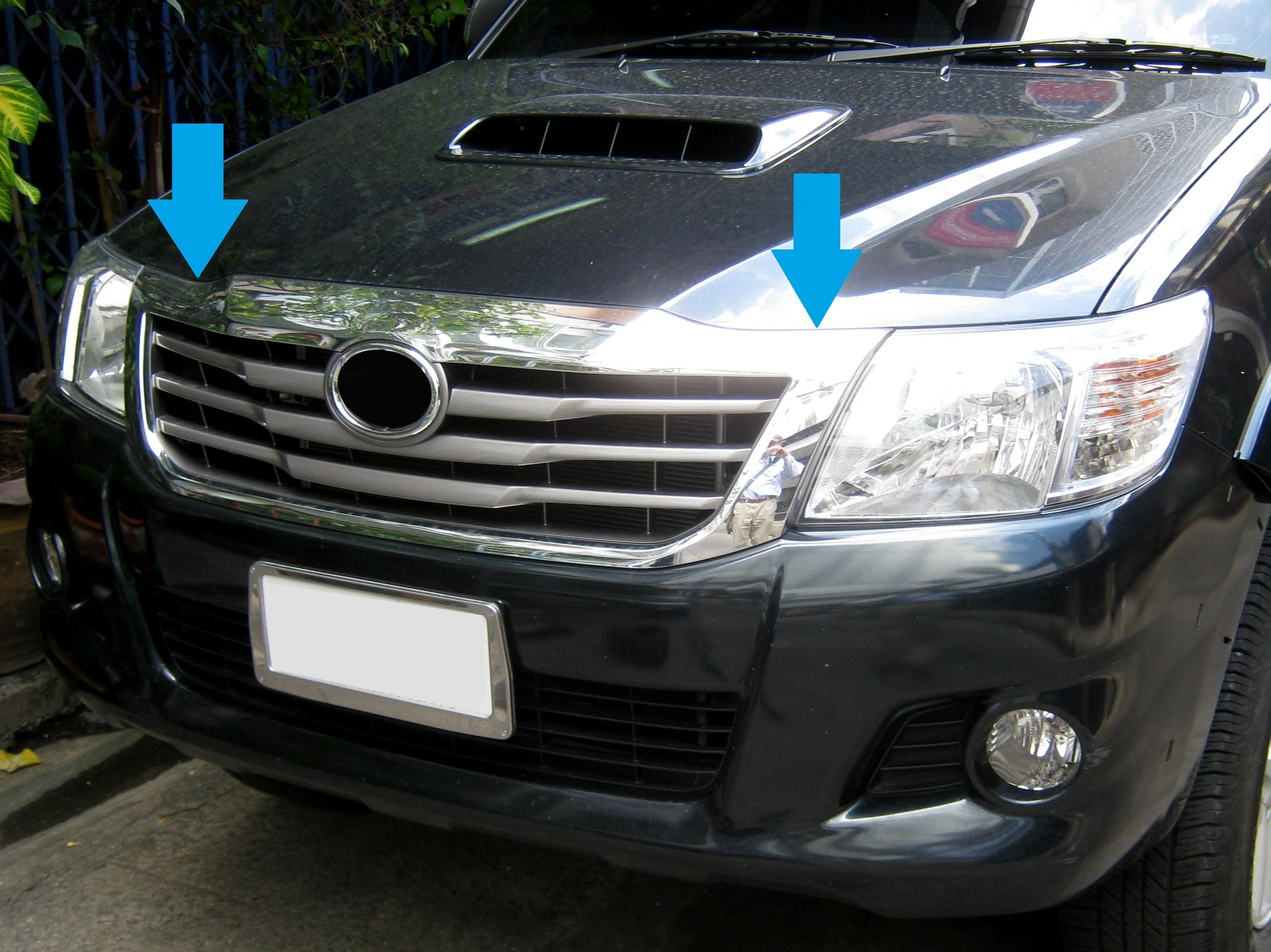 Front Grille - Chrome & Grey - for Toyota Hilux Mk7 Vigo Champ - Image 8
