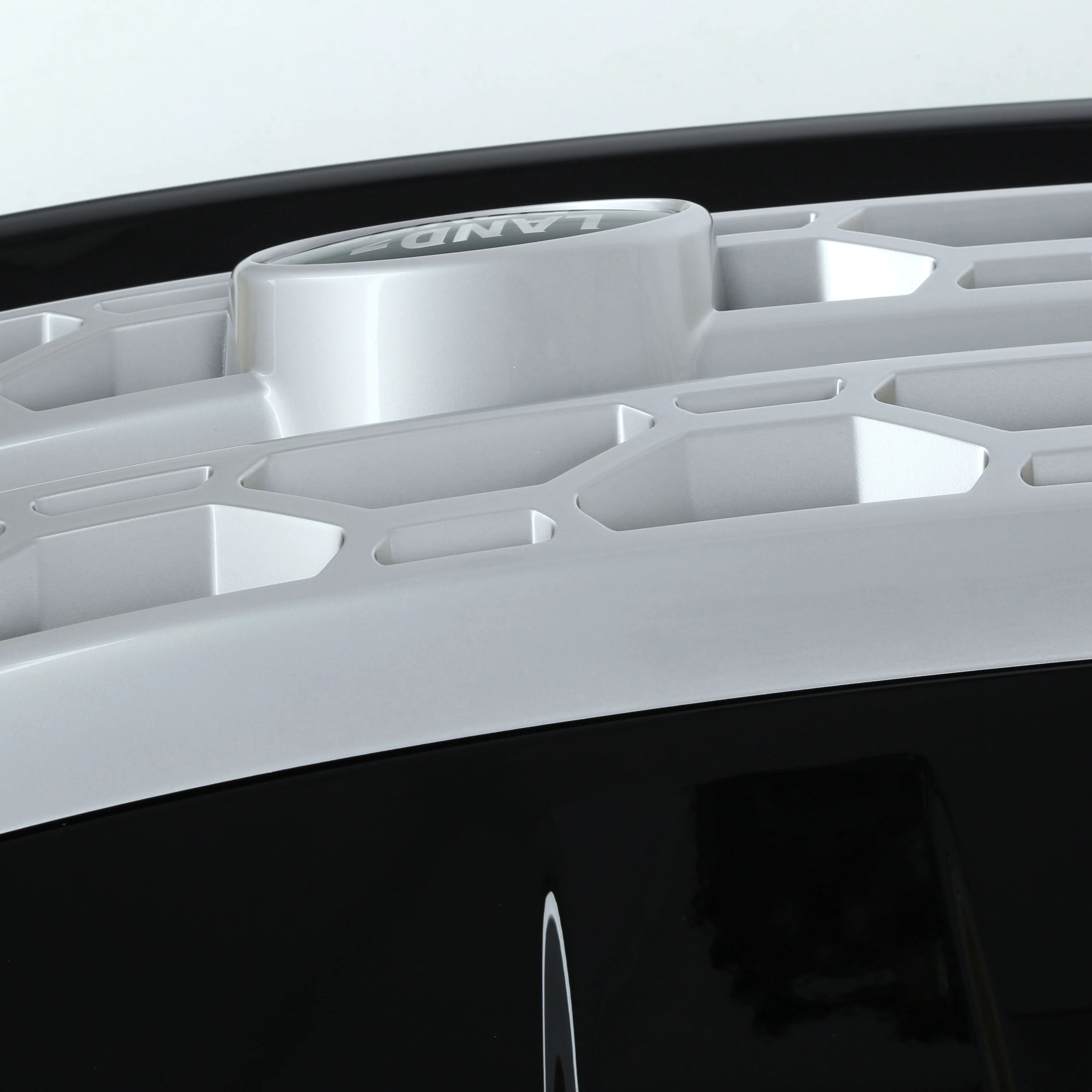 Front Grille for Land Rover Discovery Sport (2014-19) - Genuine - Black & Silver - Image 8