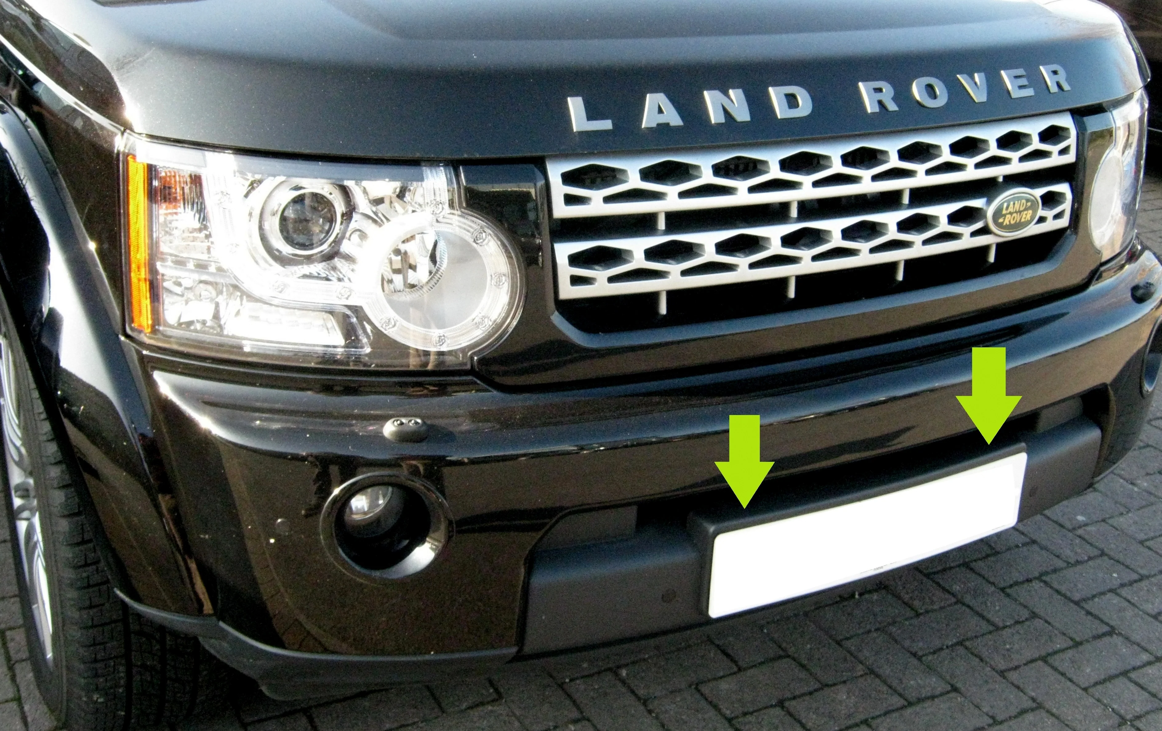 Front Number Plate Plinth for Land Rover Discovery 4 - Image 4