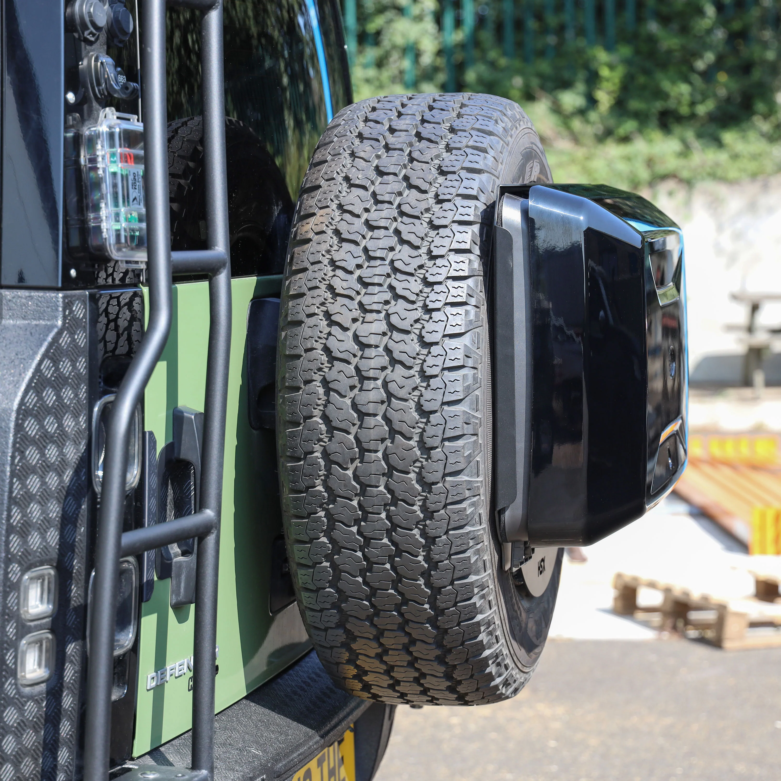 Gear Carrier Spare Wheel Mount Kit for Land Rover Defender L663 - Image 2
