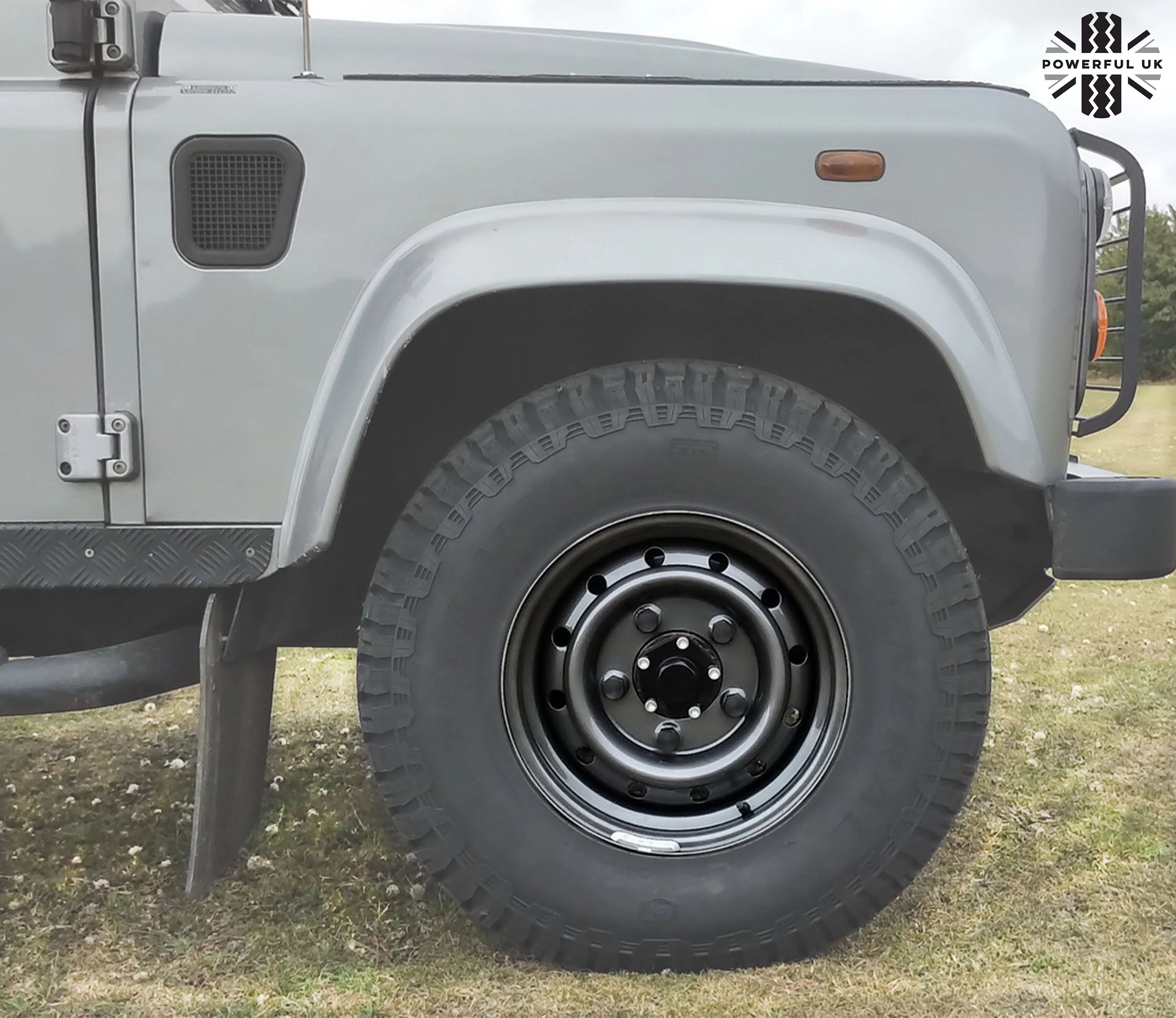 Genuine 16" Steel Wheel - Gloss Black - for Classic Land Rover Defender Heritage - Image 2