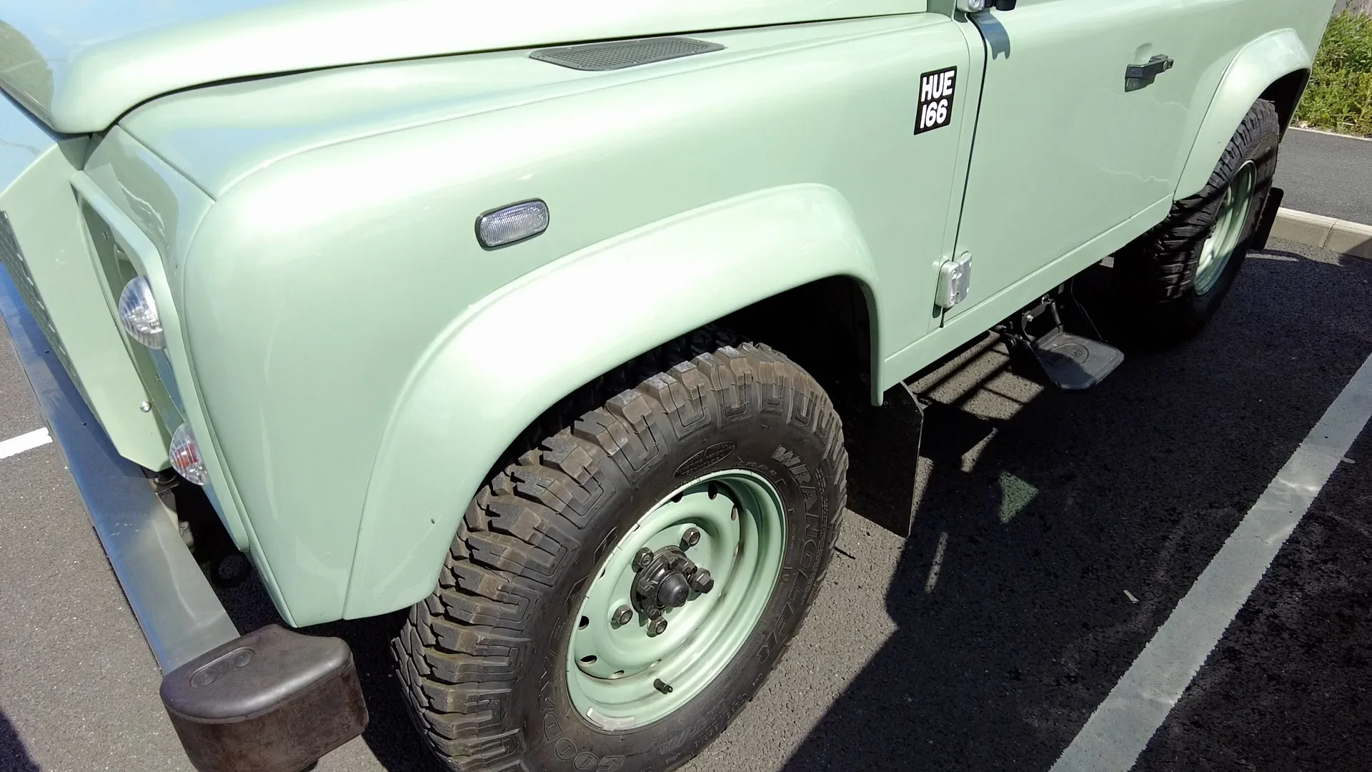 Genuine 16" Steel Wheels - Primer - Set of 5 for Classic Land Rover Defender Heritage - Image 4