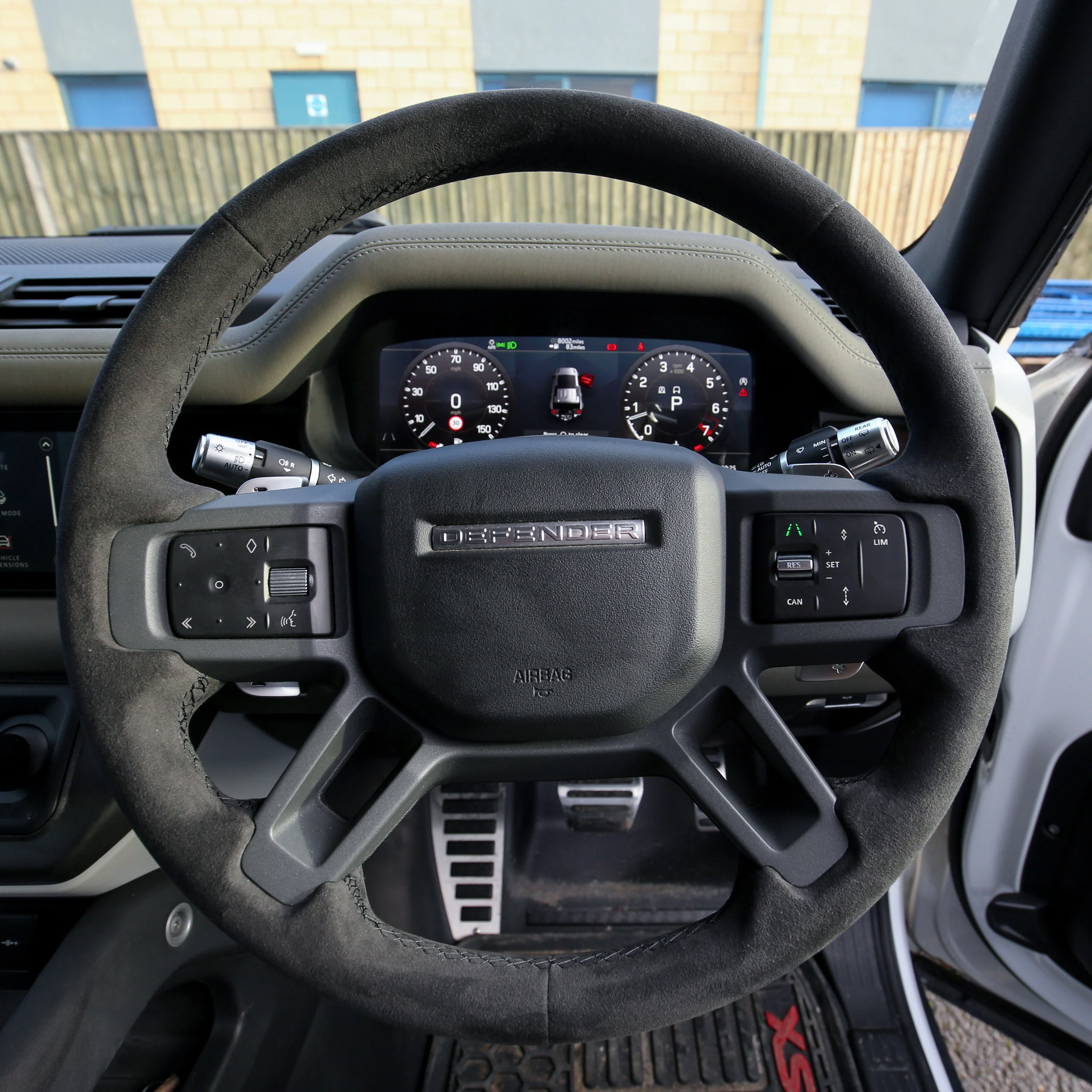 Genuine Alcantara Steering Wheel for Land Rover Discovery 5 - Image 3