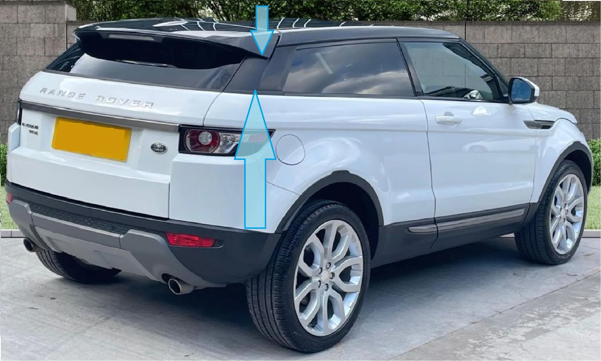 Genuine Black Right D Pillar Cover for Range Rover Evoque 3 Door - Image 4