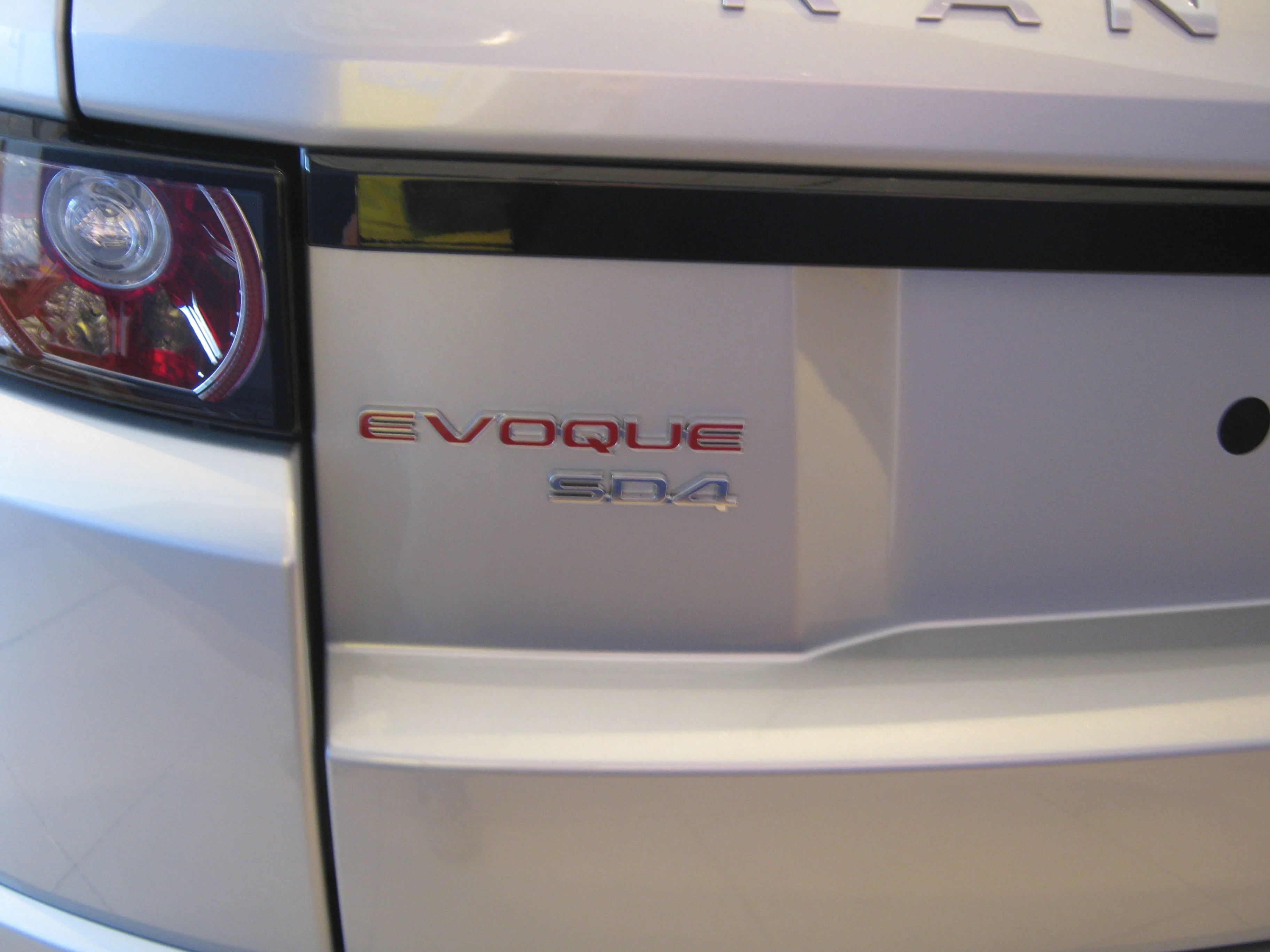 Genuine "EVOQUE SD4" Rear Badge - Red for Range Rover Evoque - Image 3