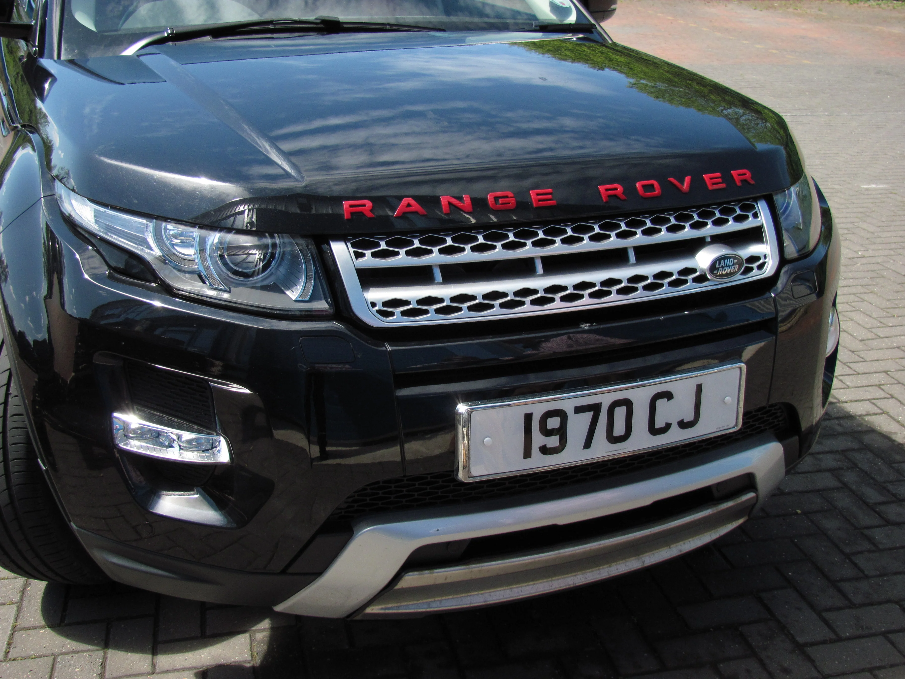Genuine Front Grille Badge - Black & Silver - for Range Rover Evoque - Image 4