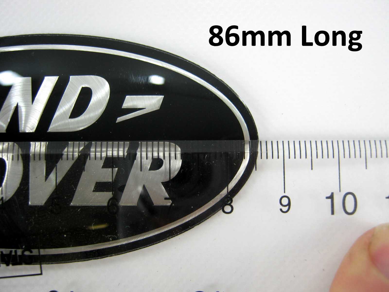Genuine Front Grille Badge for Land Rover Discovery 4 (LR4G497 & LR4G625) - Image 5