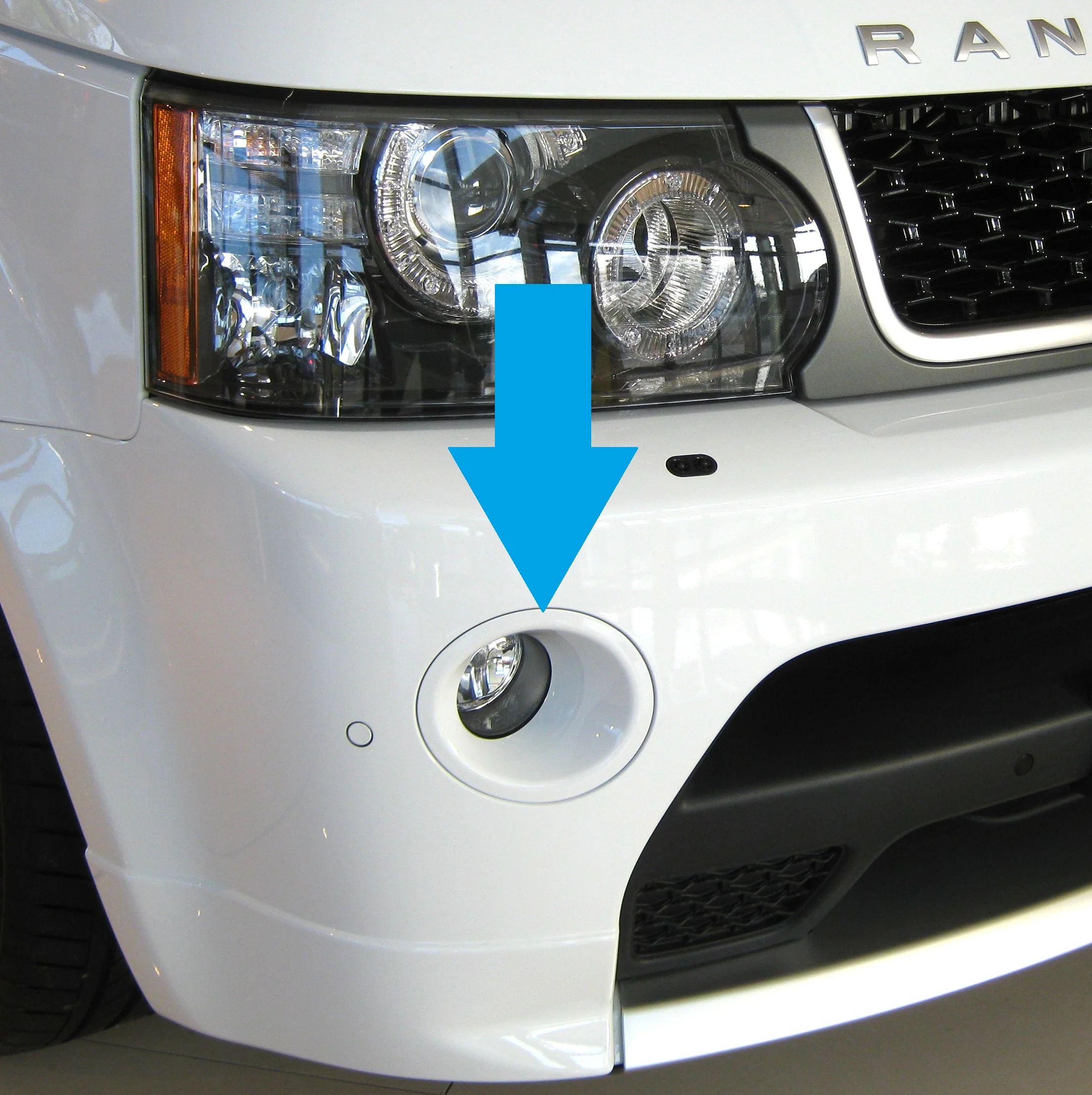 Genuine Front Left Fog Light Bezel for Range Rover Sport L320 Autobiography - Primer - Image 5