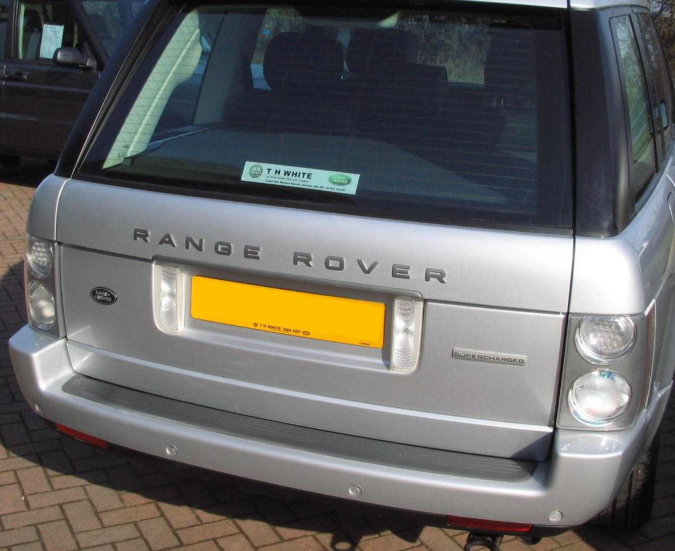 Genuine Rear Tailgate Badge - Black & Silver - for Land Rover Discovery 1 & 2 - Image 7