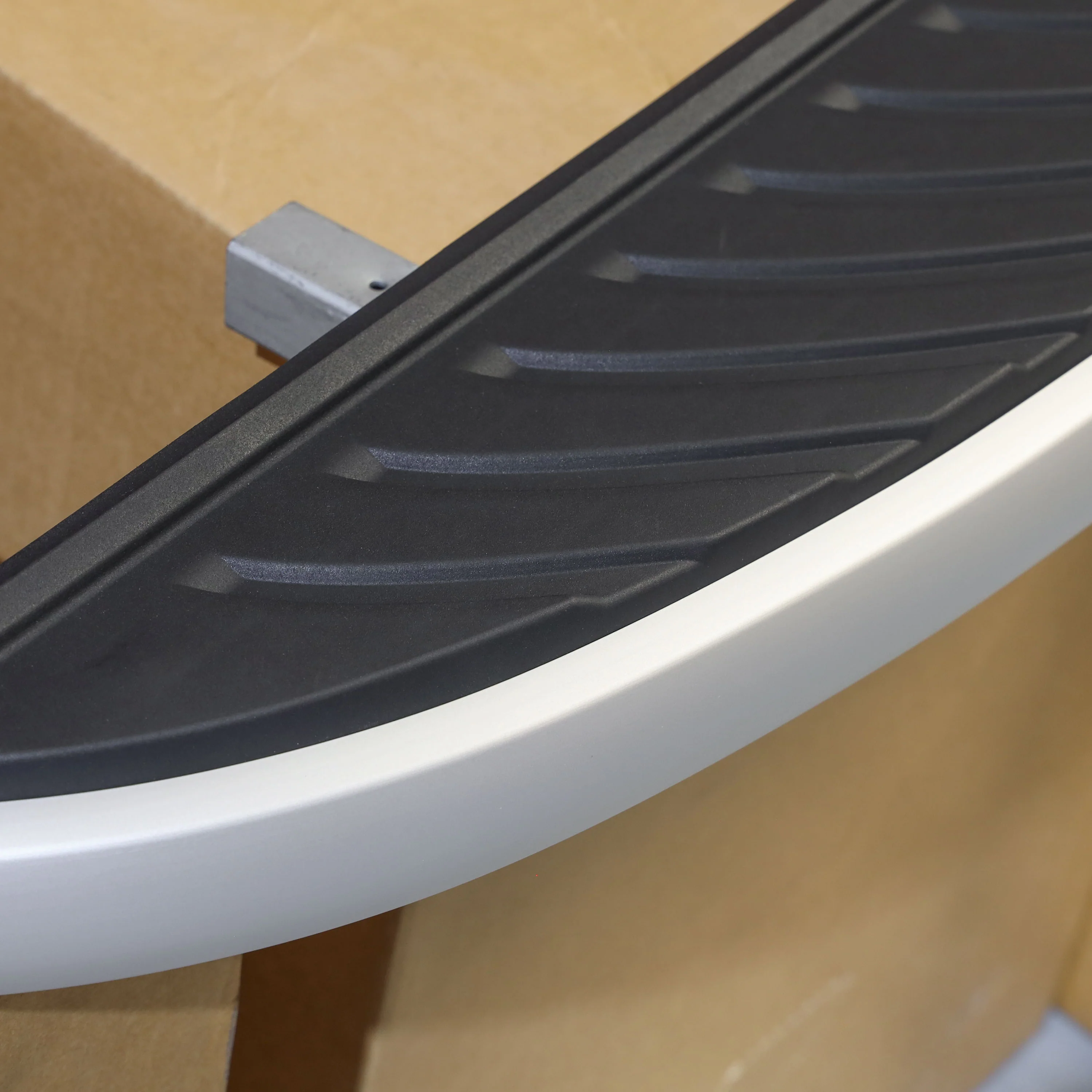 Genuine Replacement SIDE STEP ONLY for Land Rover Freelander 2 - LEFT - Image 4