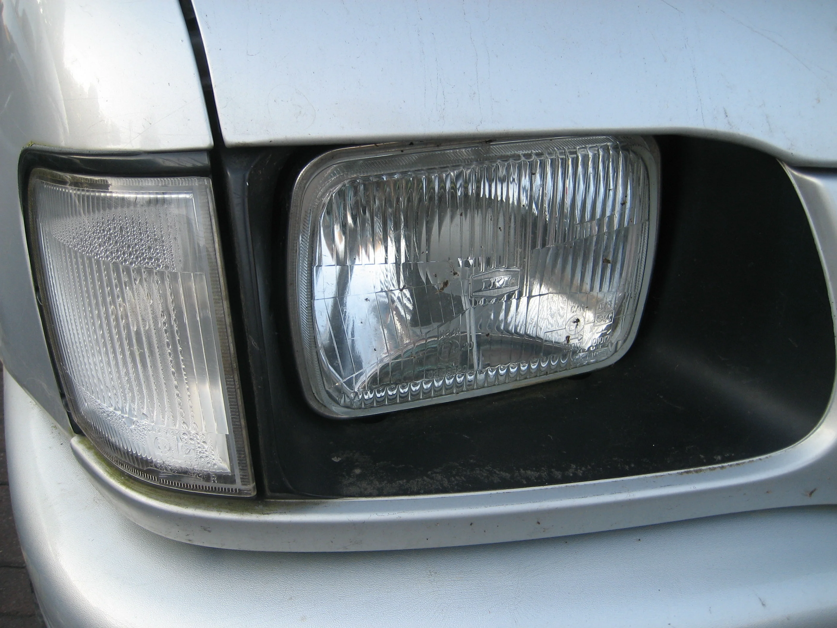 Halogen Headlight Isuzu TF - PAIR - RHD - Image 4