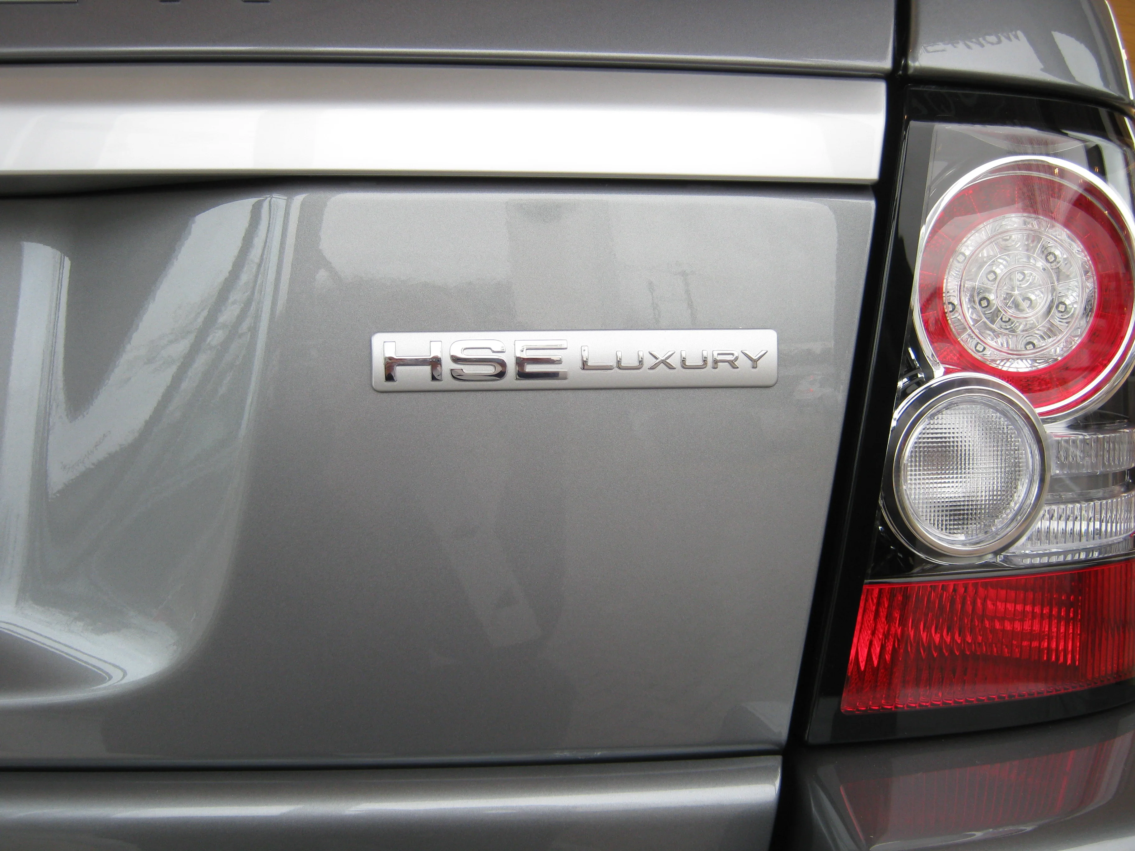 "HSE Luxury" Badge - Genuine - Silver / Chrome for Range Rover Sport - Image 4