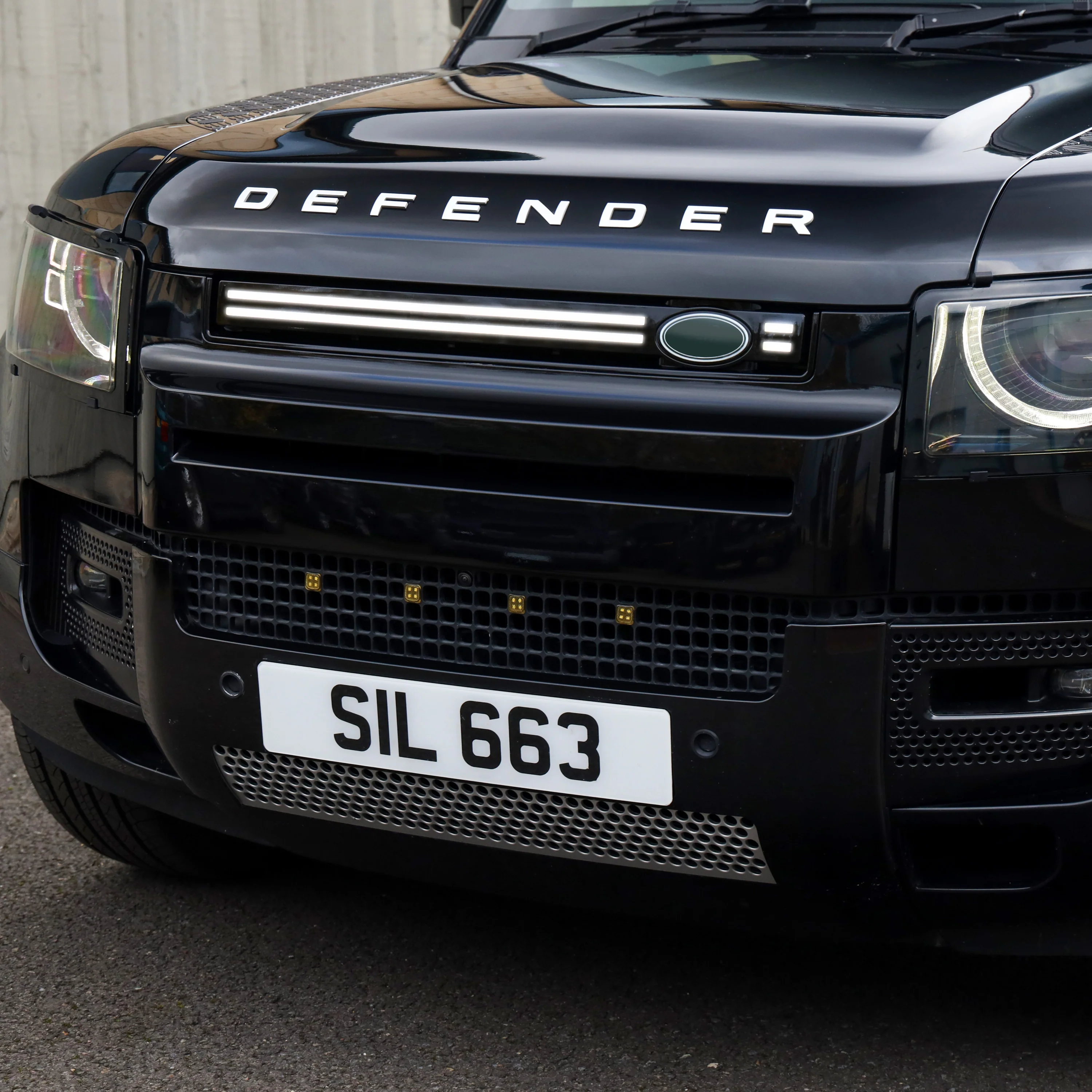 LED Front Grille Assembly for Land Rover Defender L663 - Clear LED Strip - Image 2