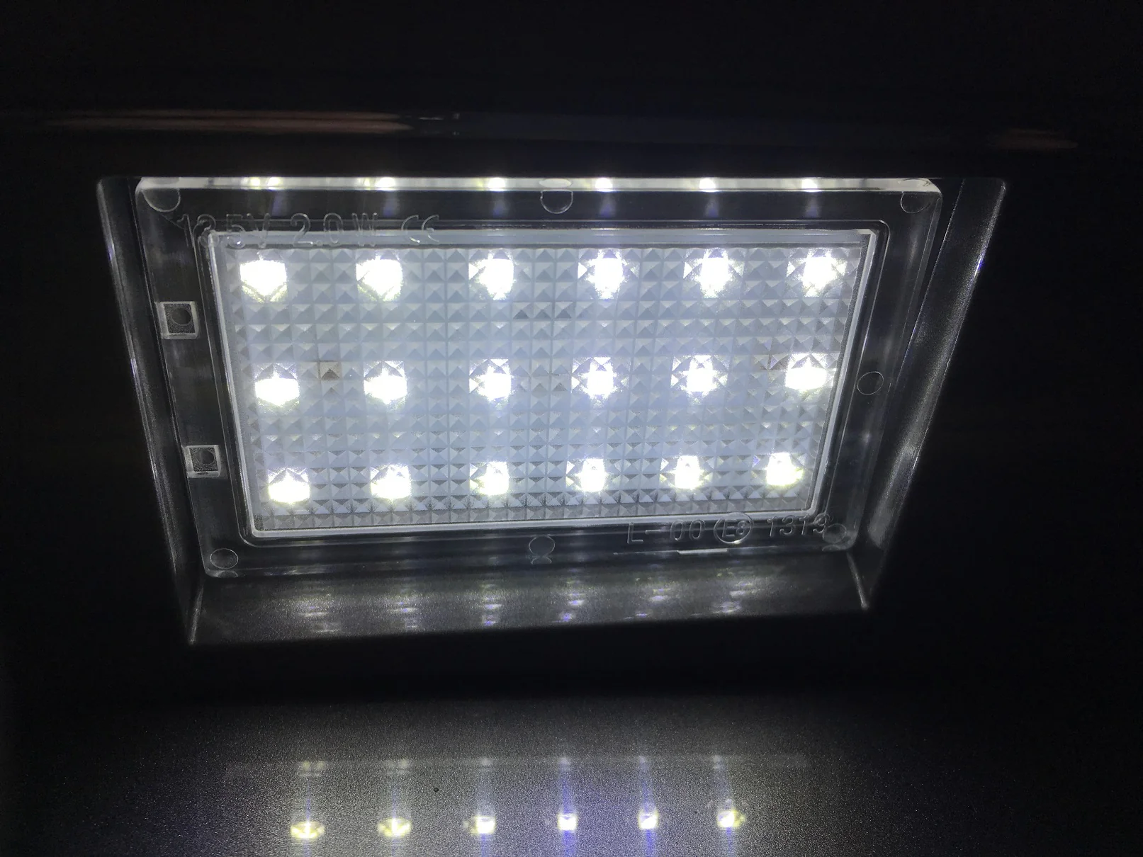 LED Rear Number plate light upgrade for Range Rover Sport L320 - Image 2
