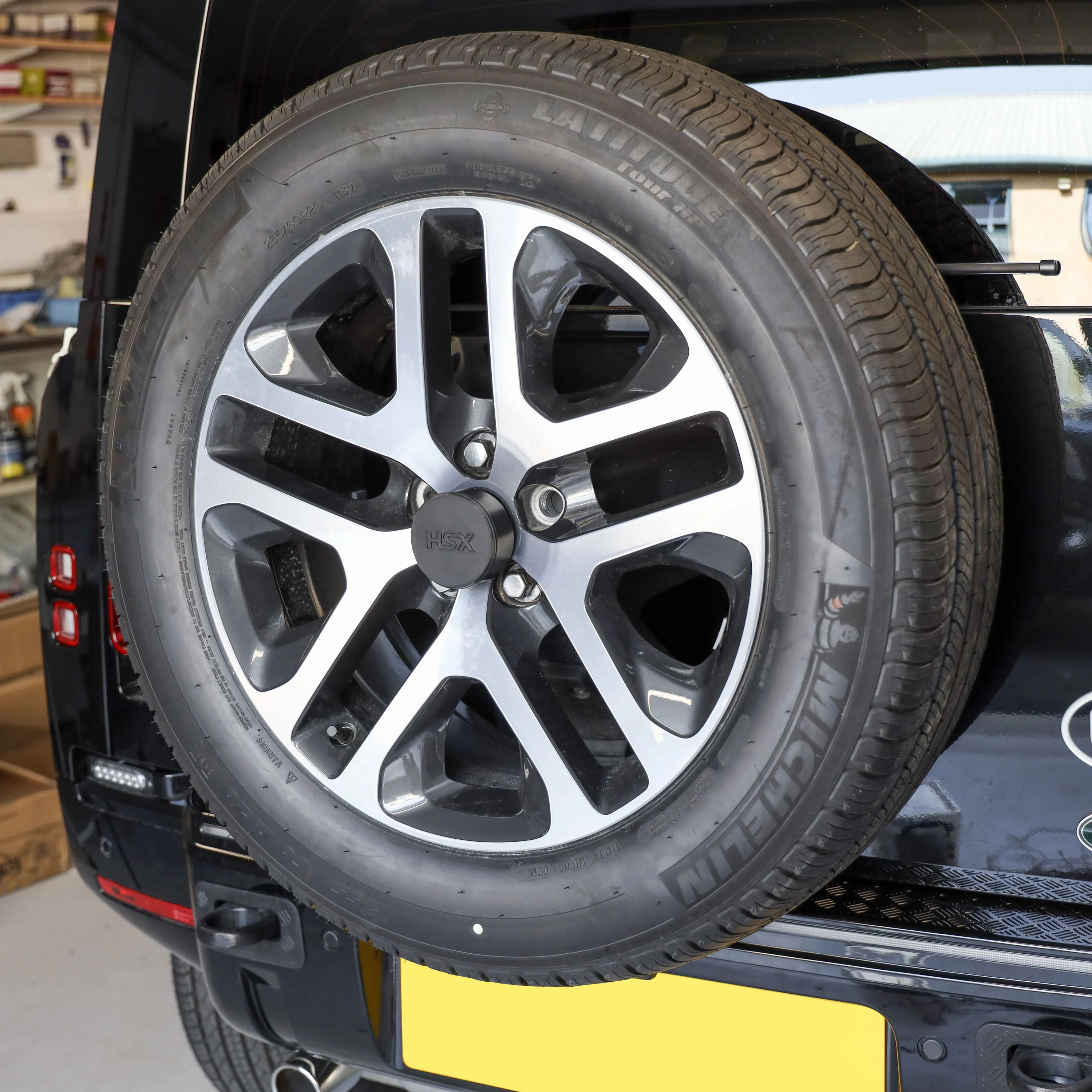 Lock Kit for 5095 Spare Wheel on Land Rover Defender L663 - Image 4