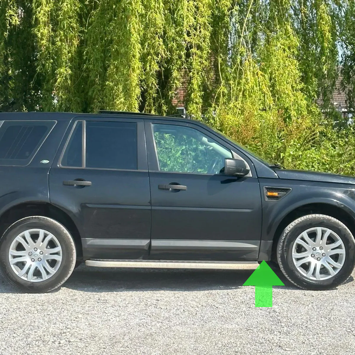 Lower Door Moulding in Textured Plastic - Front Right Small Section - for Land Rover Freelander 2 - Image 3