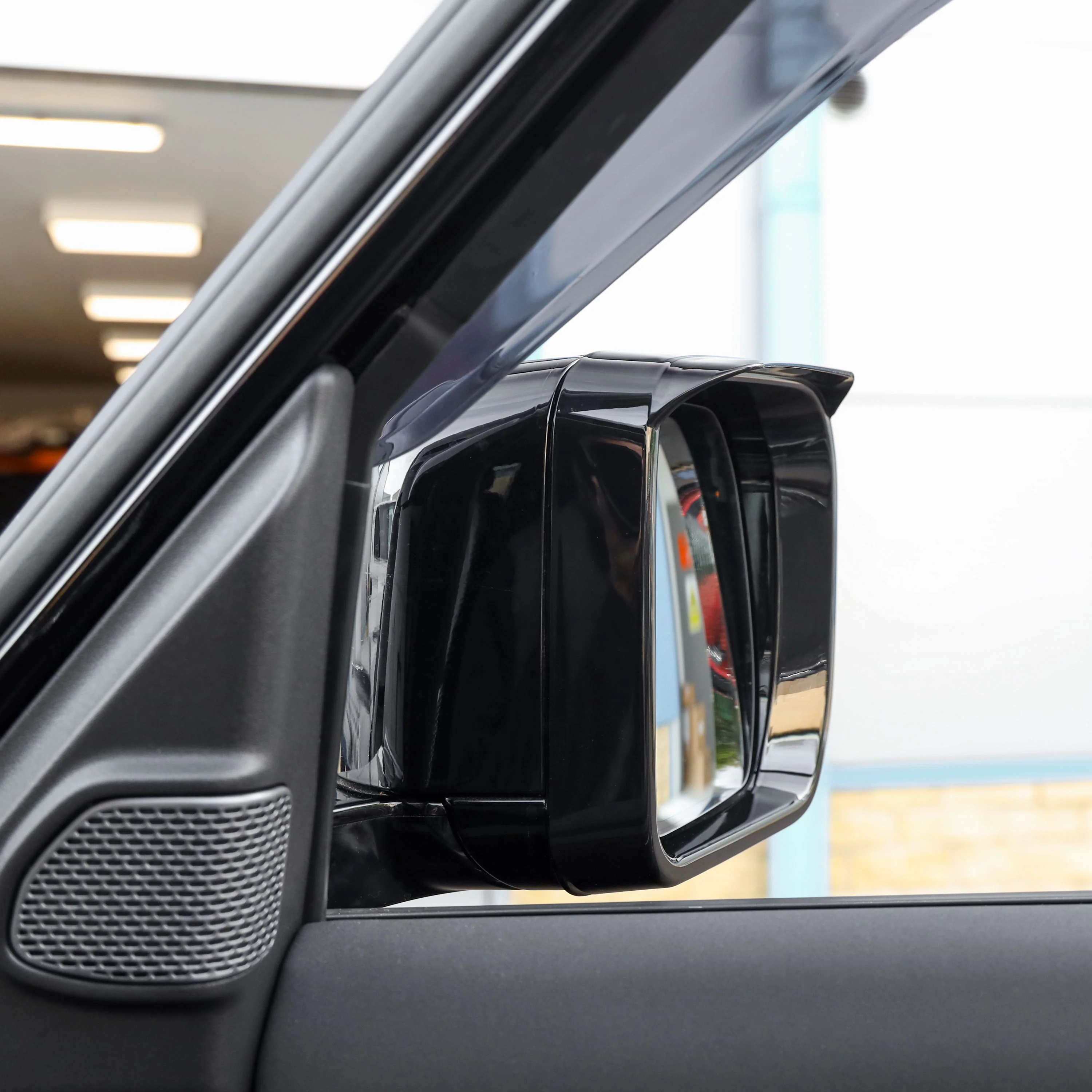Mirror Trims with Eyebrow in Gloss Black for Land Rover Defender L663 - Image 2