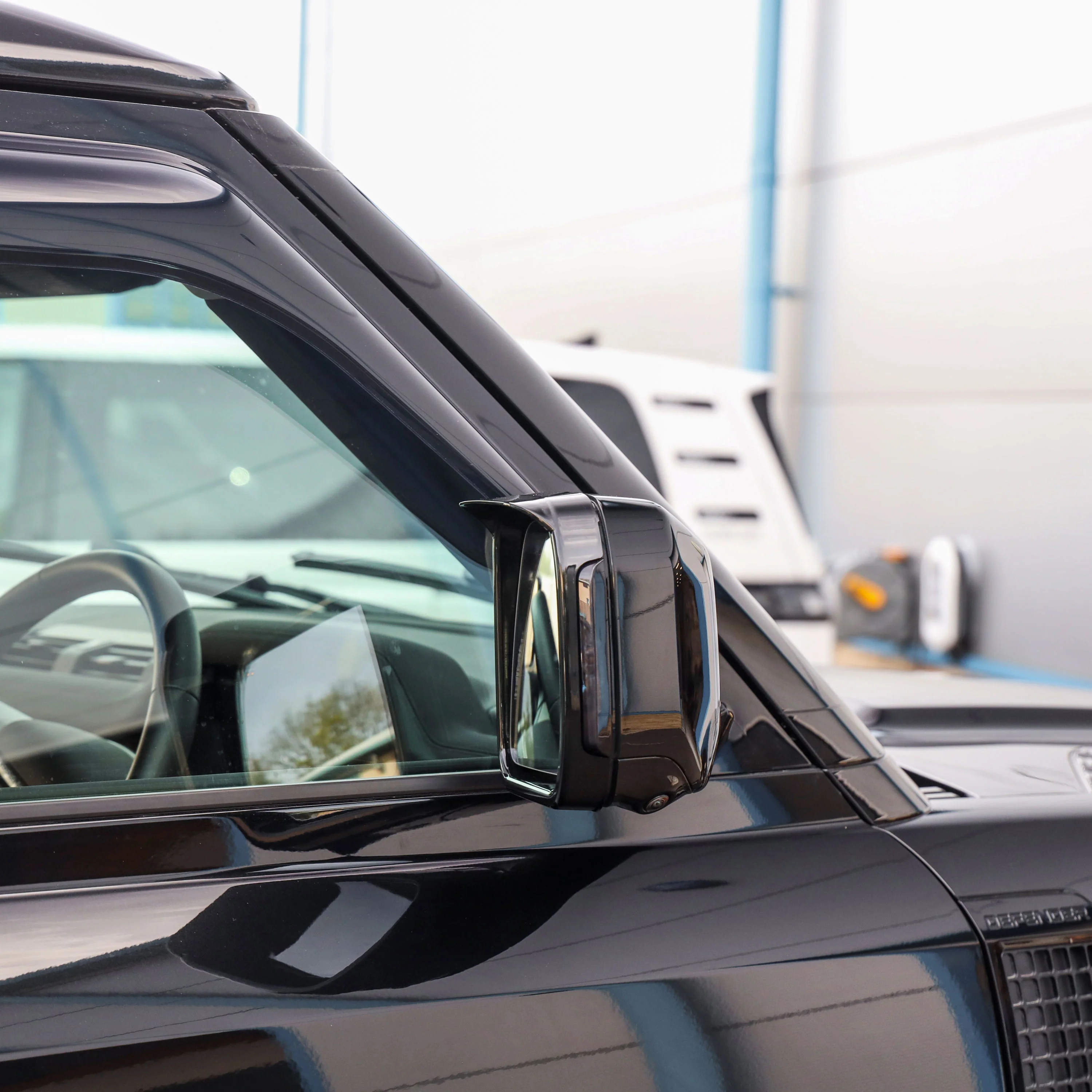 Mirror Trims with Eyebrow in Gloss Black for Land Rover Defender L663 - Image 4