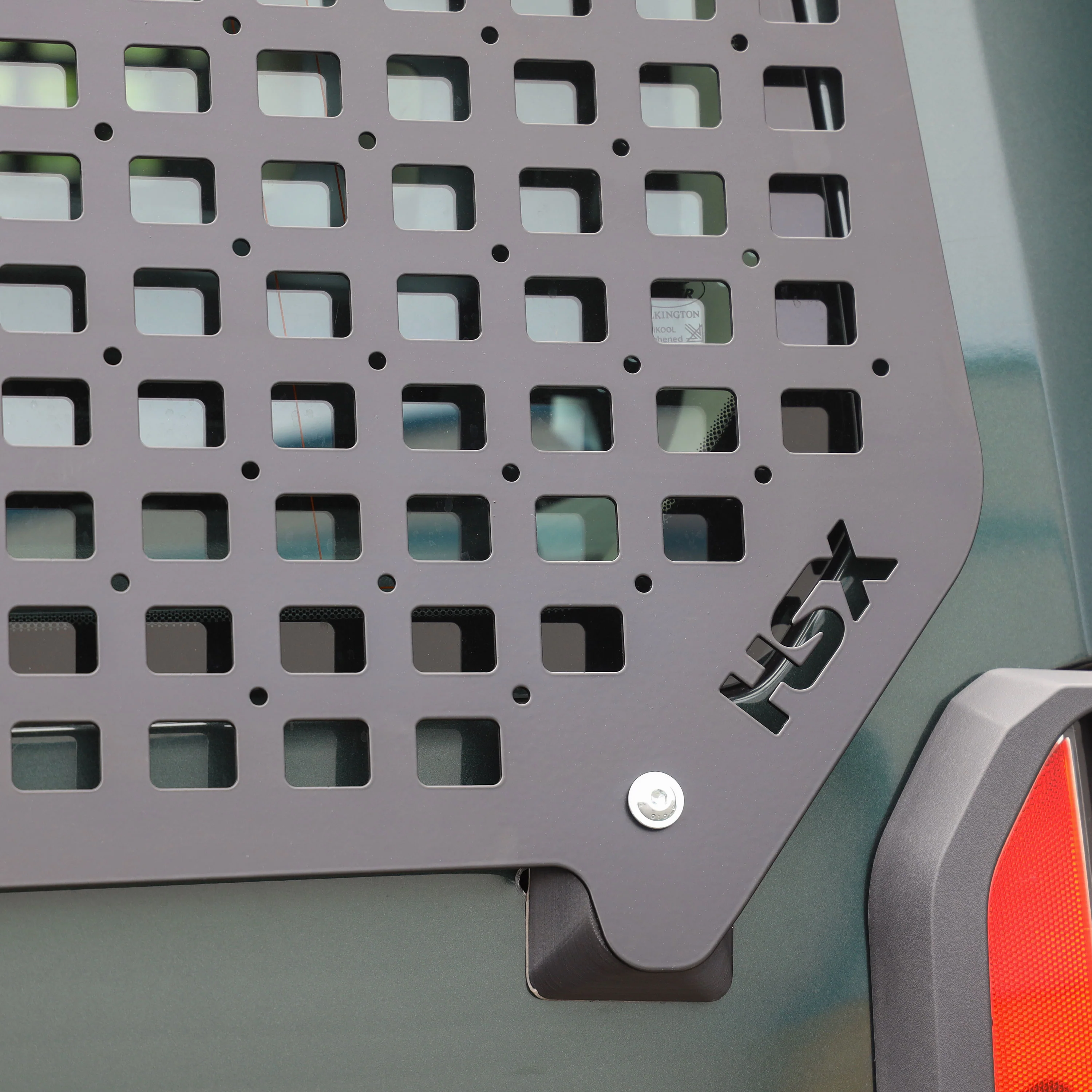Molle Plate Kit - Grid Design - LH - for Land Rover Discovery 3/4 - Image 9
