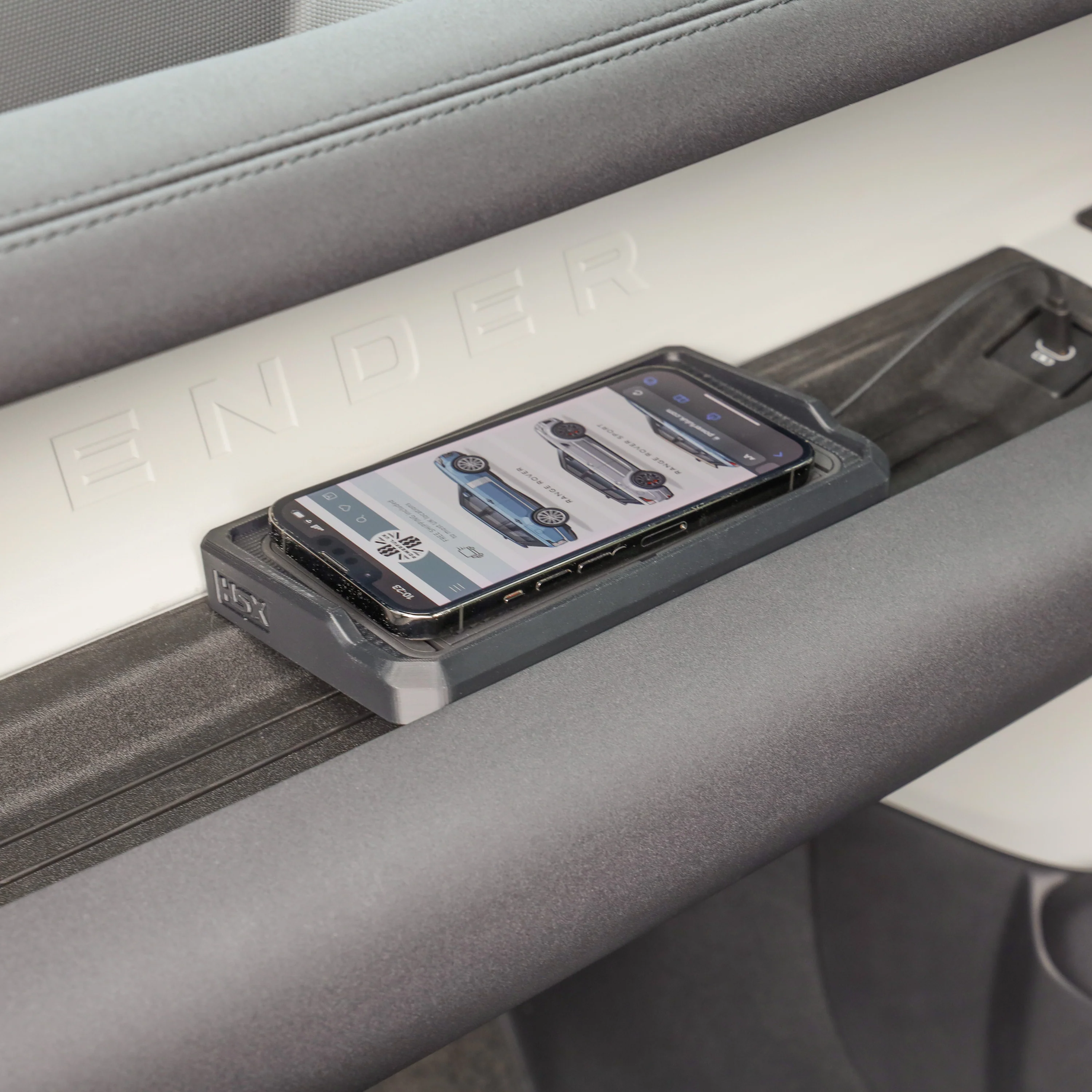 Passenger Side Wireless Phone Charging Tray for Land Rover Defender L663 (USB-C) - Image 4