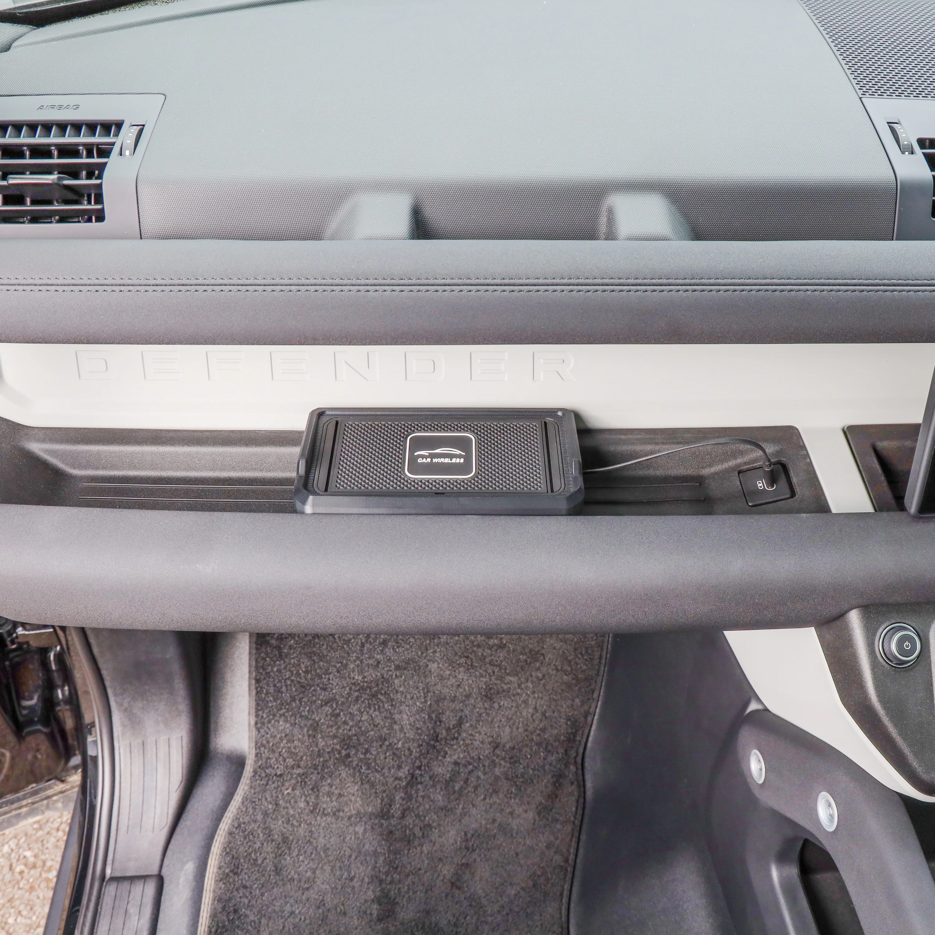 Passenger Side Wireless Phone Charging Tray for Land Rover Defender L663 (USB-C) - Image 9