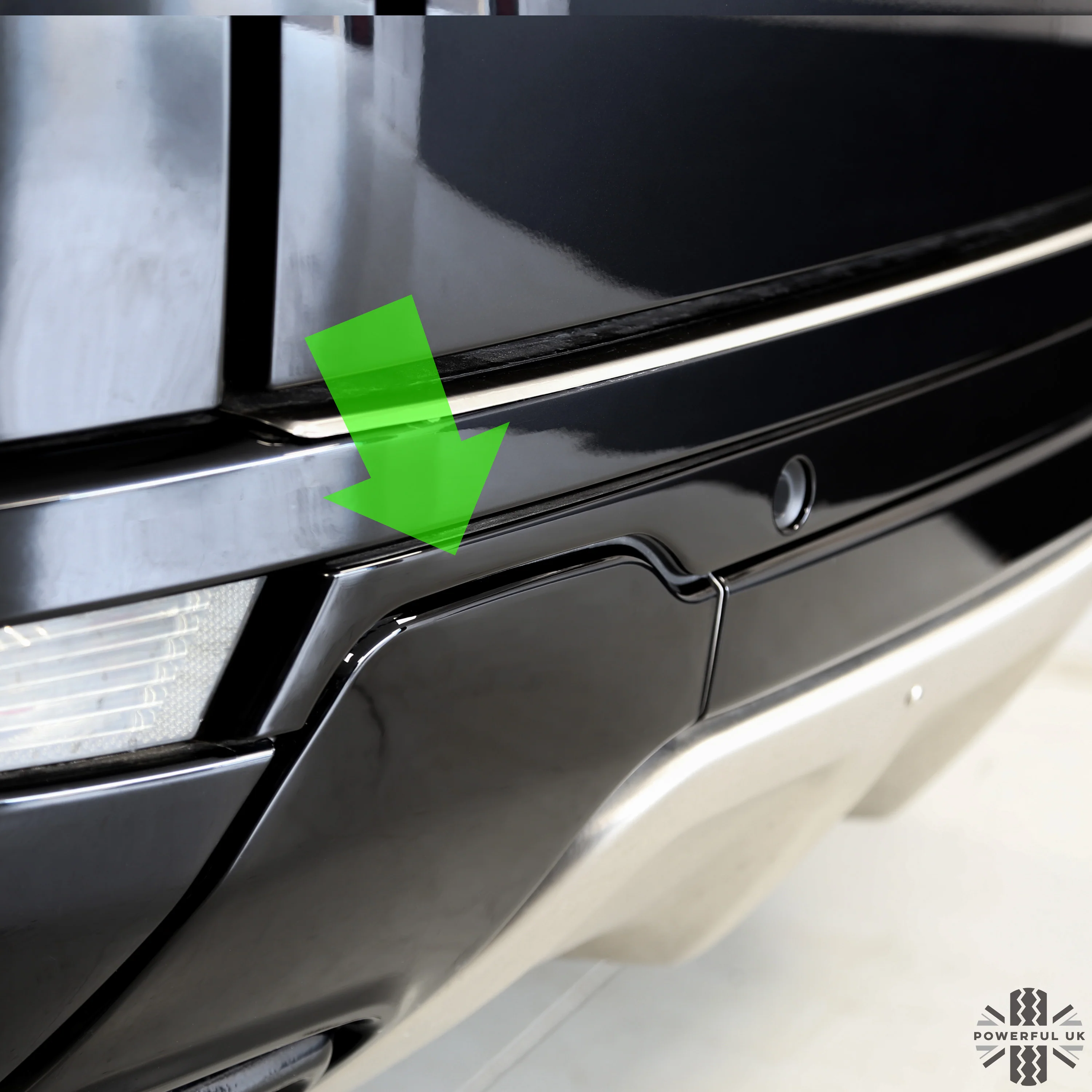 Rear Bumper Trim Strip (Dynamic models only) - Gloss Black for Range Rover Evoque - Image 5