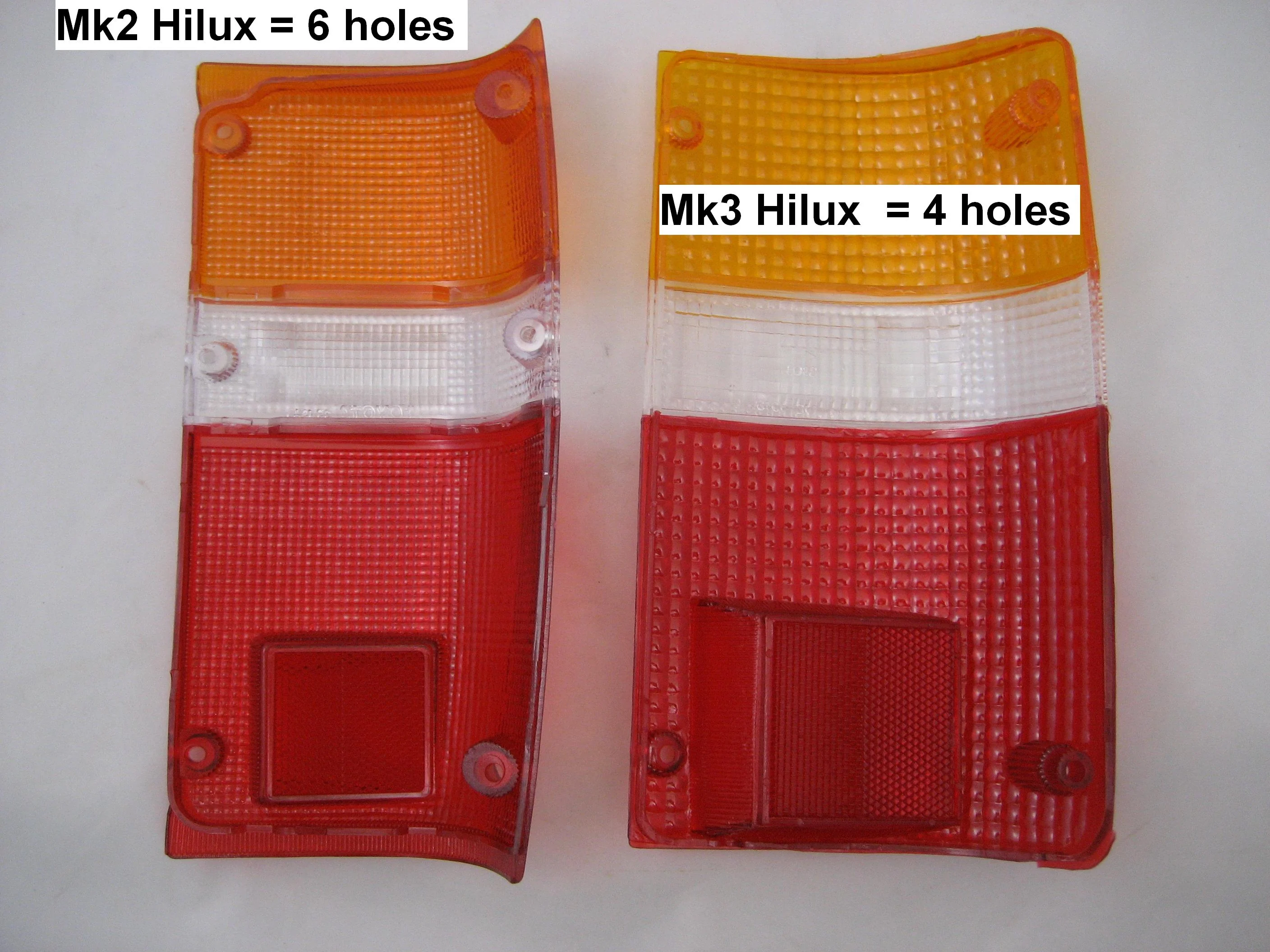 Rear Lens (Pair) for Toyota Hilux Mk2 - Image 3
