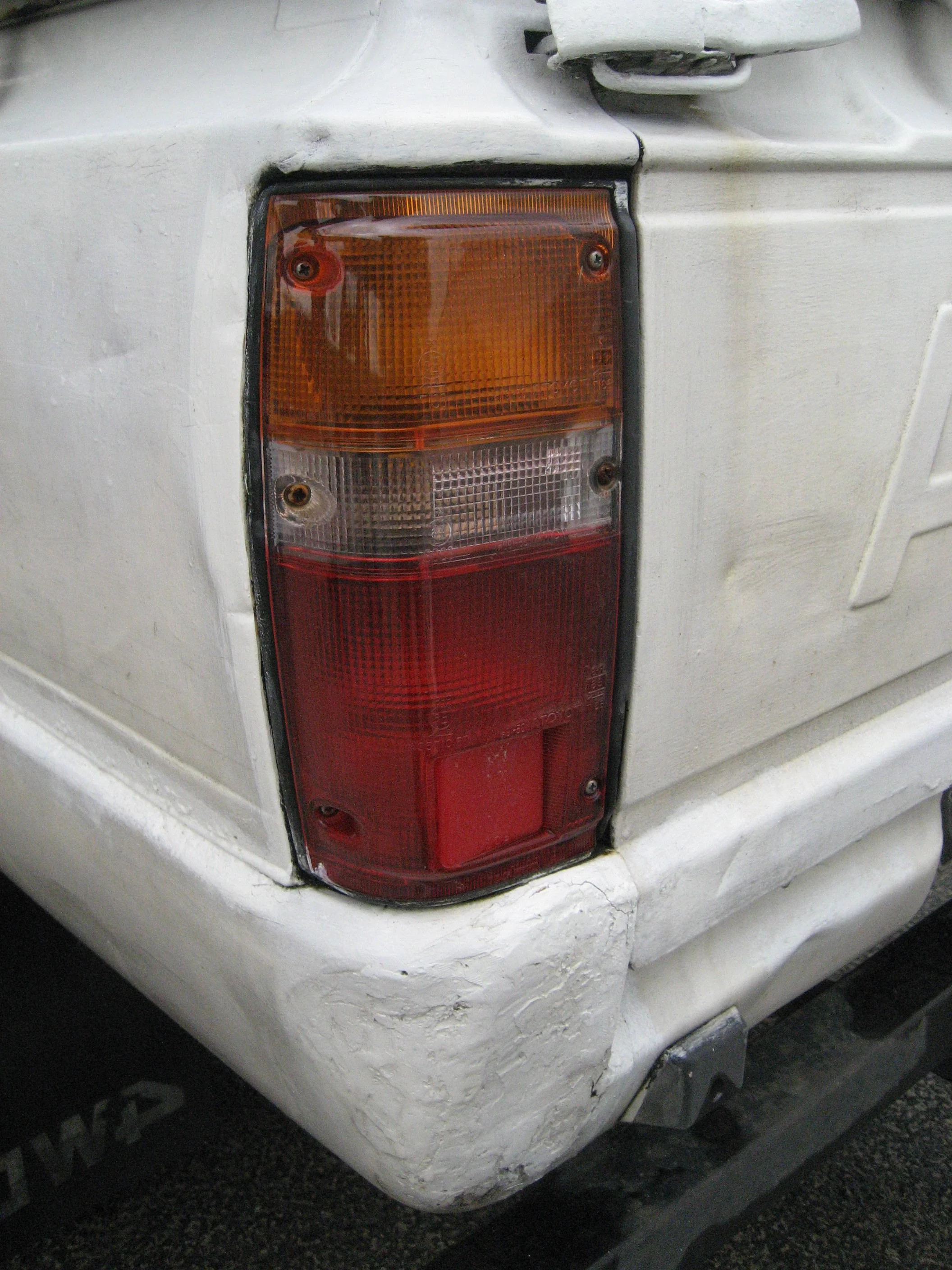 Rear Lens (Pair) for Toyota Hilux Mk2 - Image 4
