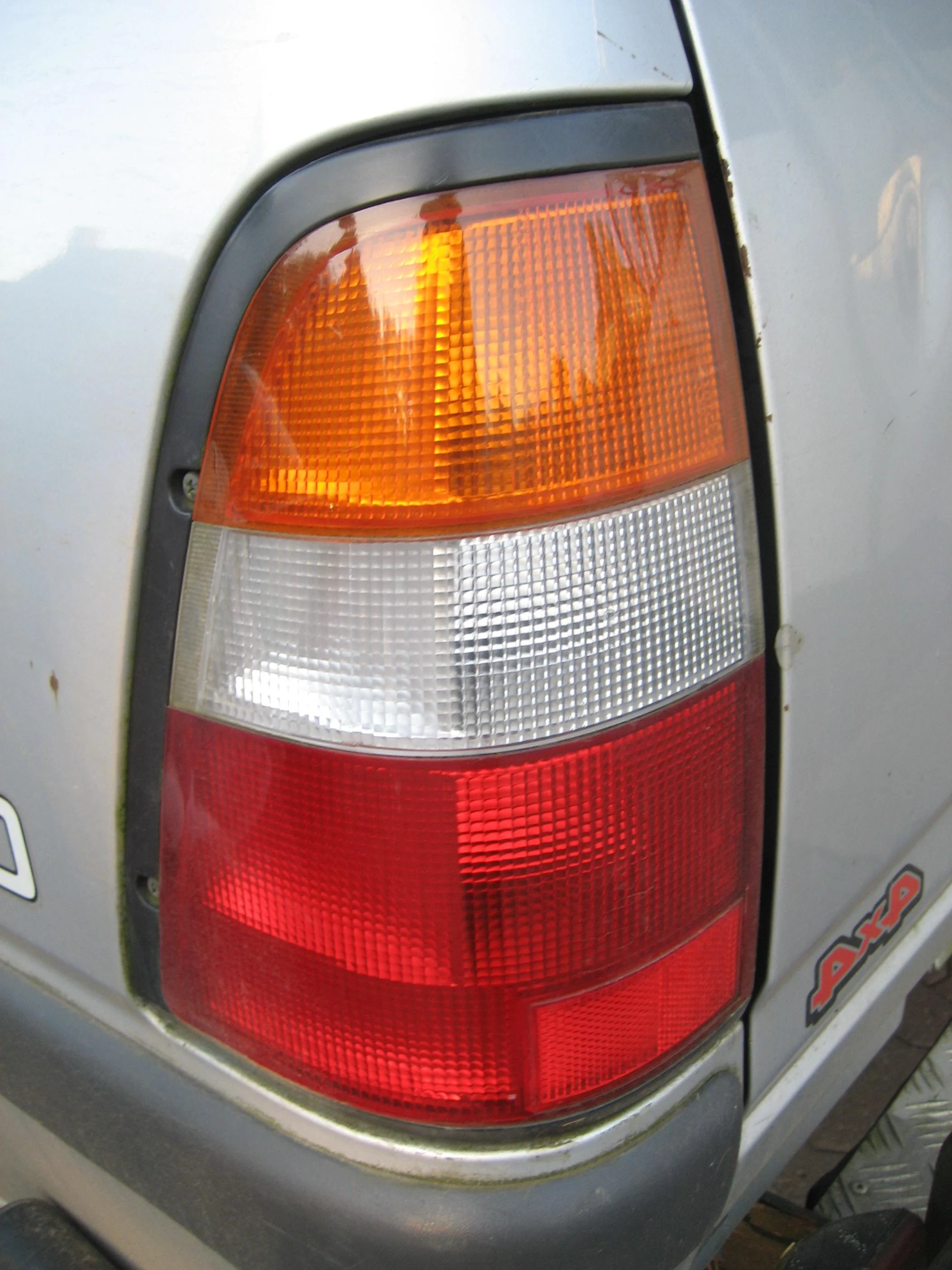 Rear Light Assembly Isuzu TF  - Orange Indicator Lens - PAIR - Image 4