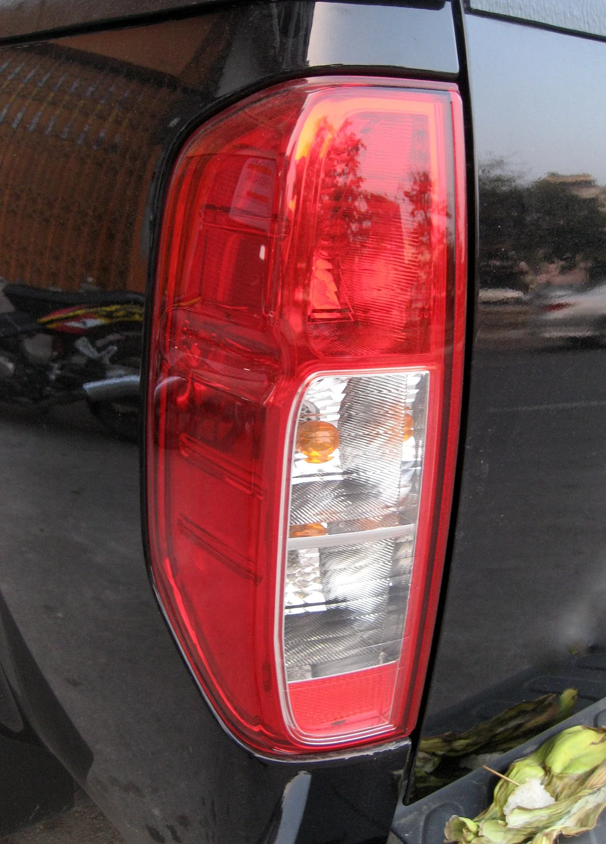 Rear Light ( Non Genuine ) - Pair - for Nissan Navara D40 - Image 3