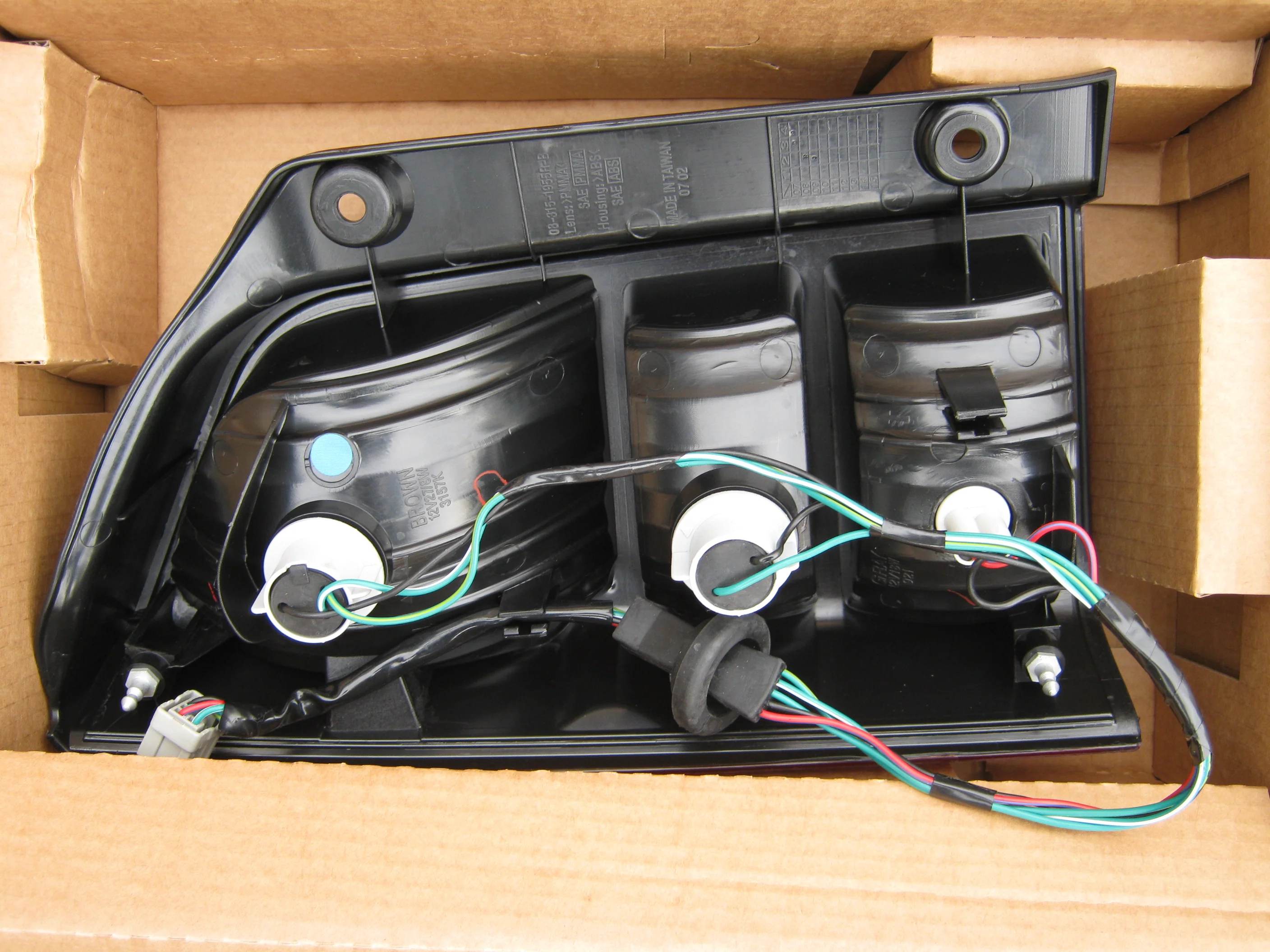 Rear Light - RH - for Nissan Pathfinder - Image 3