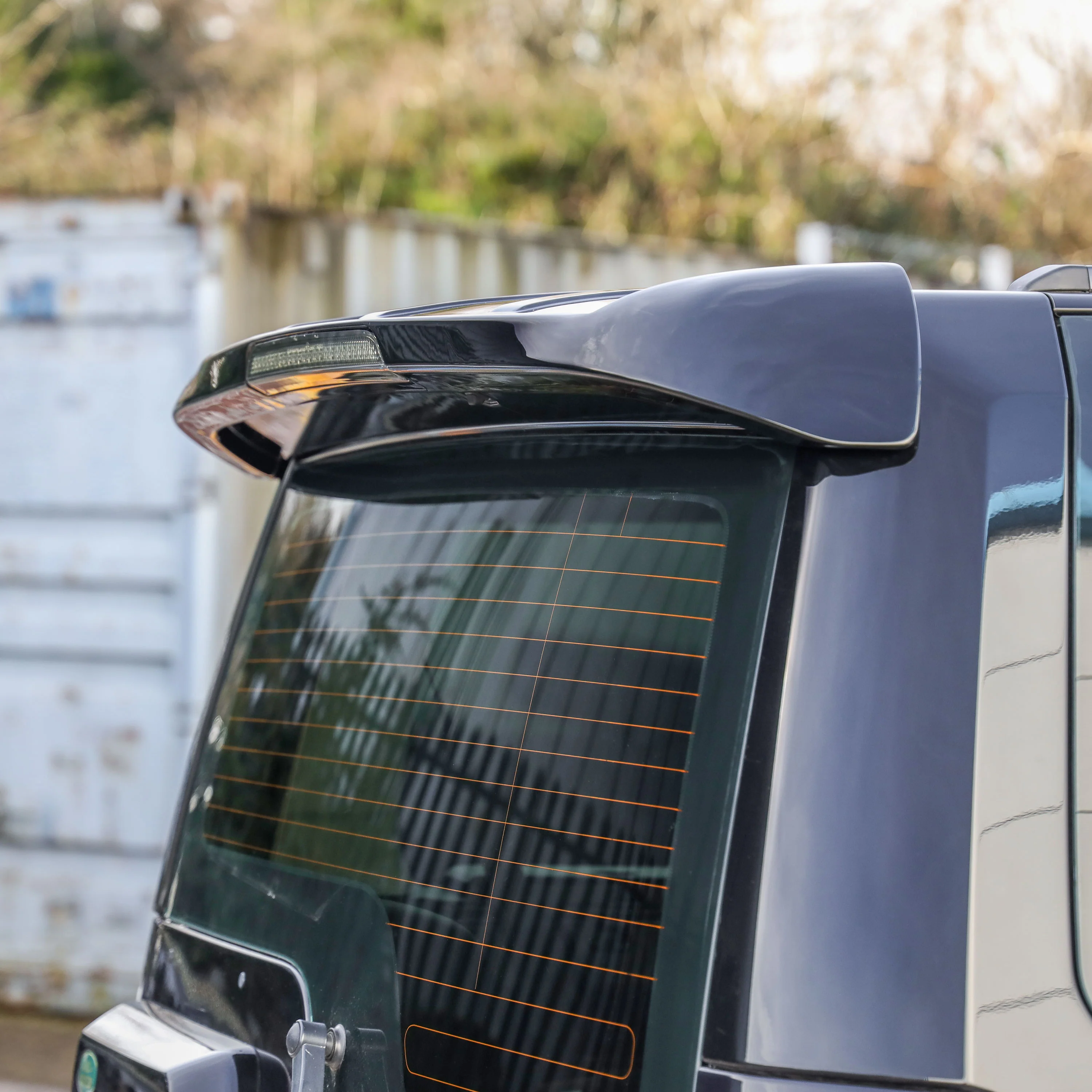 Rear Spoiler Kit for Land Rover Discovery 3/4 - Gloss Black - Image 7