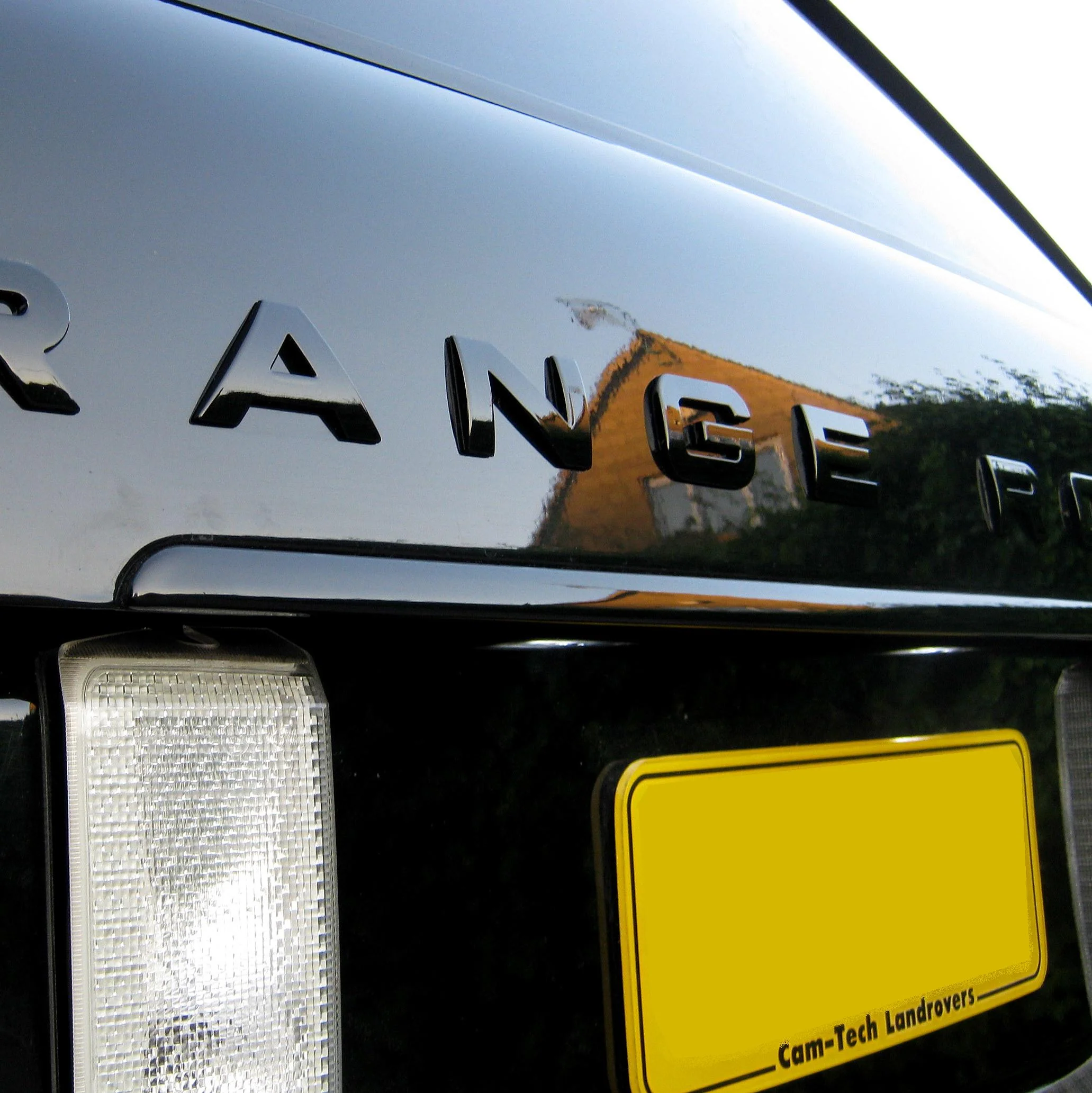 Rear Tailgate Trim Strip - Gloss Black for Range Rover L322 - Image 3