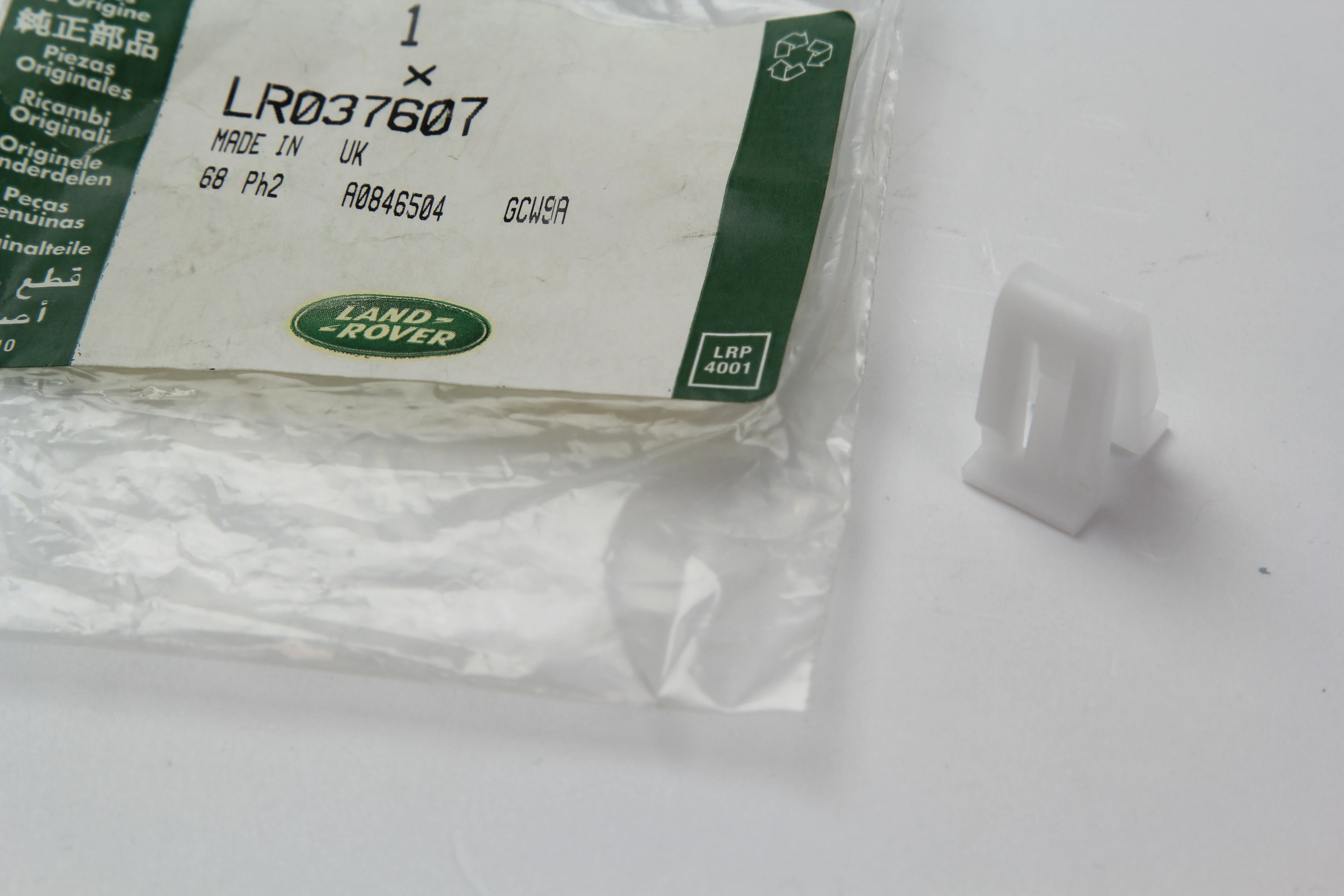 Replacement White Plastic Tailgate Trim Retaining Clips - Genuine - Image 2