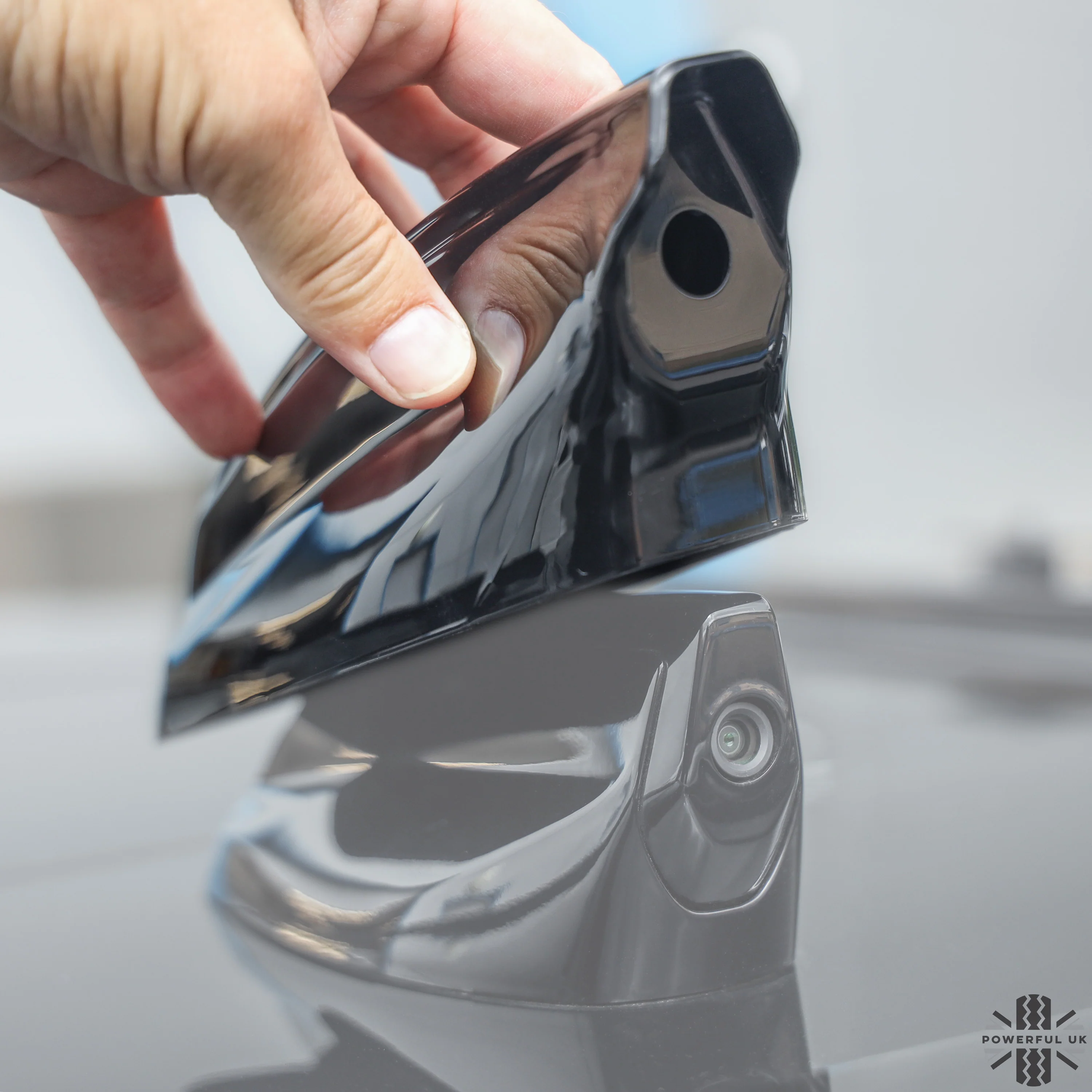 Roof Aerial Cover for Range Rover Evoque 2 2019+ - Image 2