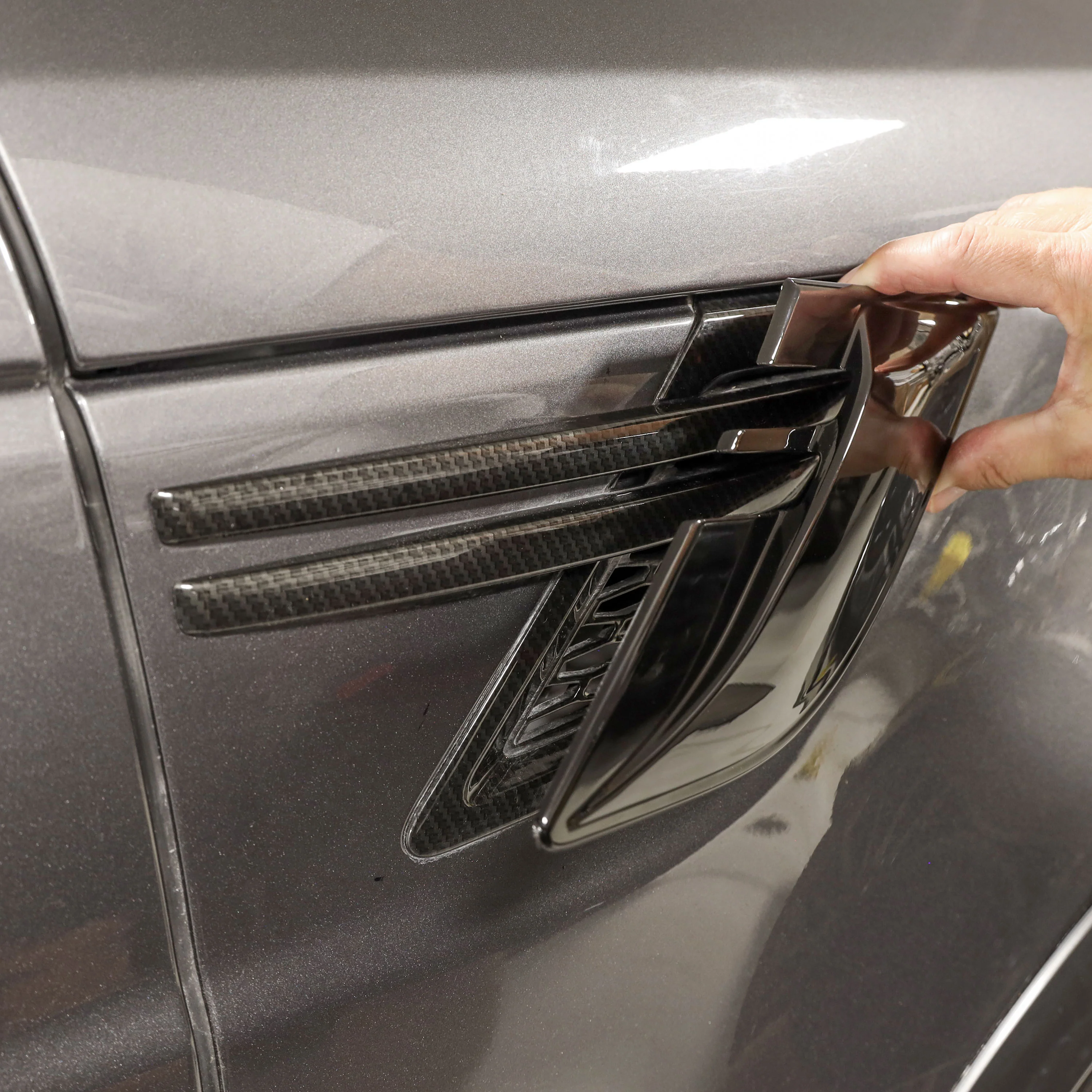 Side Vent Covers for Range Rover Sport L494 - Gloss Black - Image 3