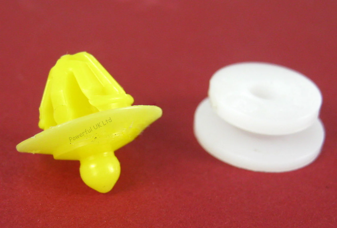 Yellow & White plastic wheel arch door moulding clips for Land Rover Freelander 2 - 10 pack - Image 2